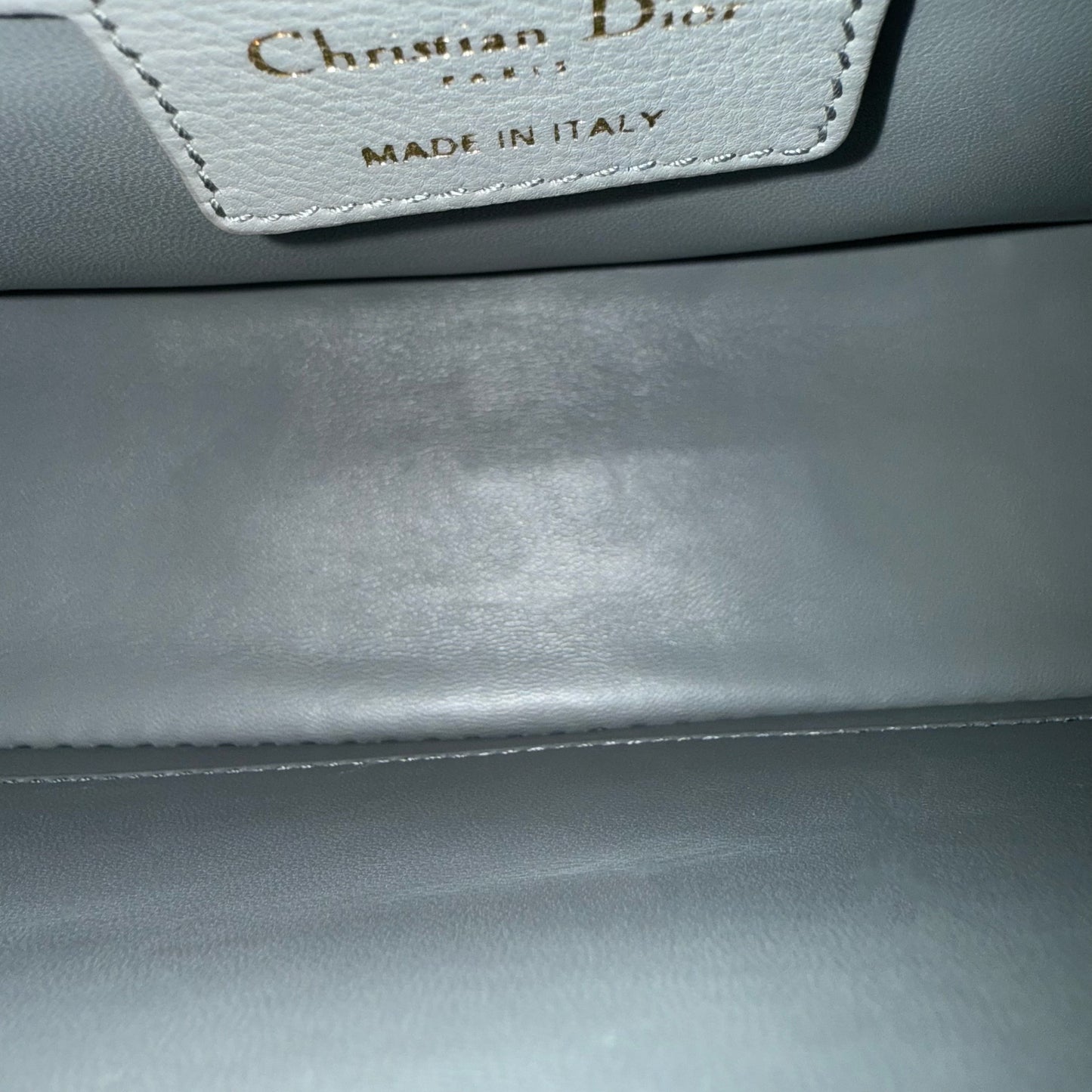 Kovancy Caro Medium - Cuir de veau grainé Cannage Gris Gris Métal doré