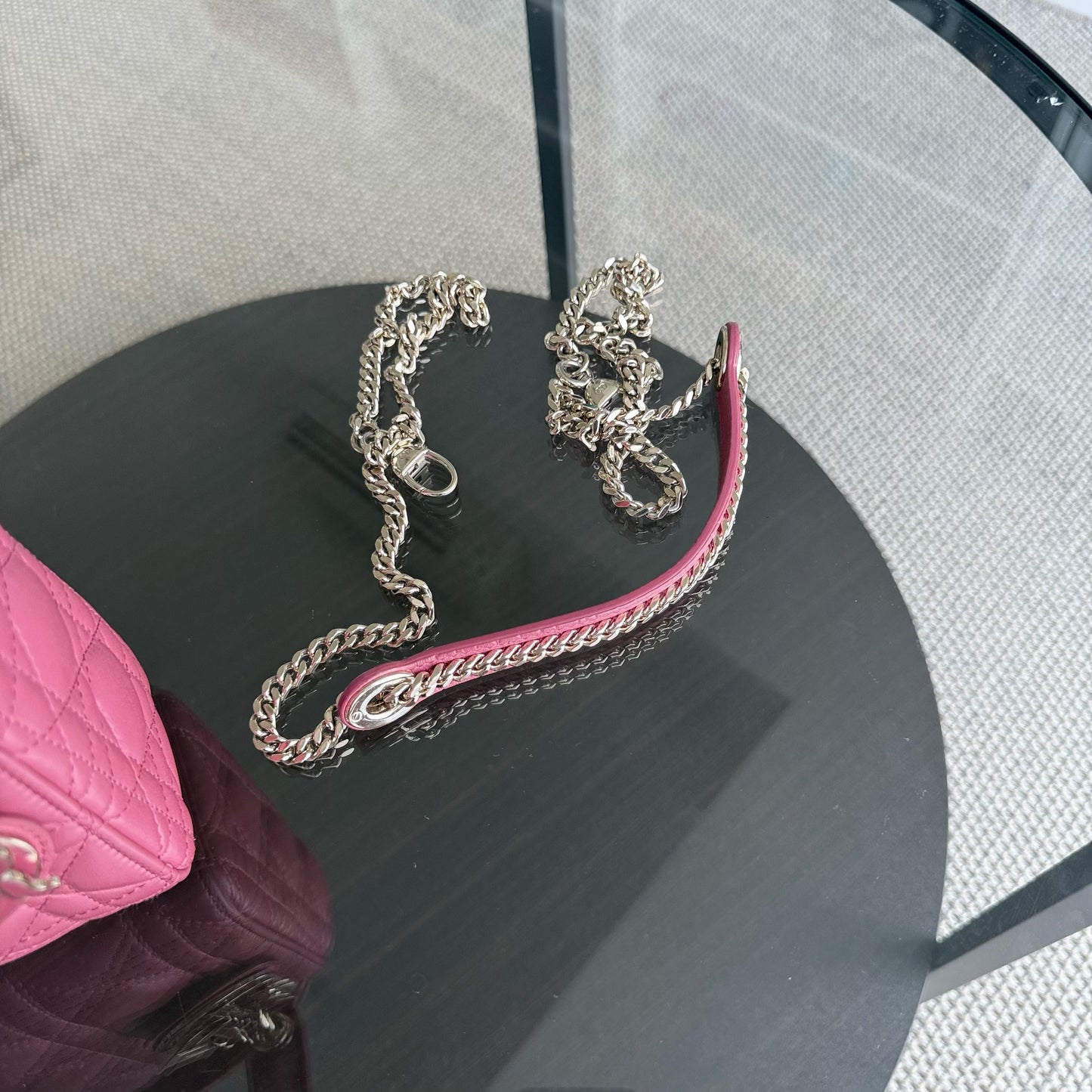 Kovancy Lady Mini - Nouvelle version du sac à rabat Cannage entièrement rose avec accessoires dorés