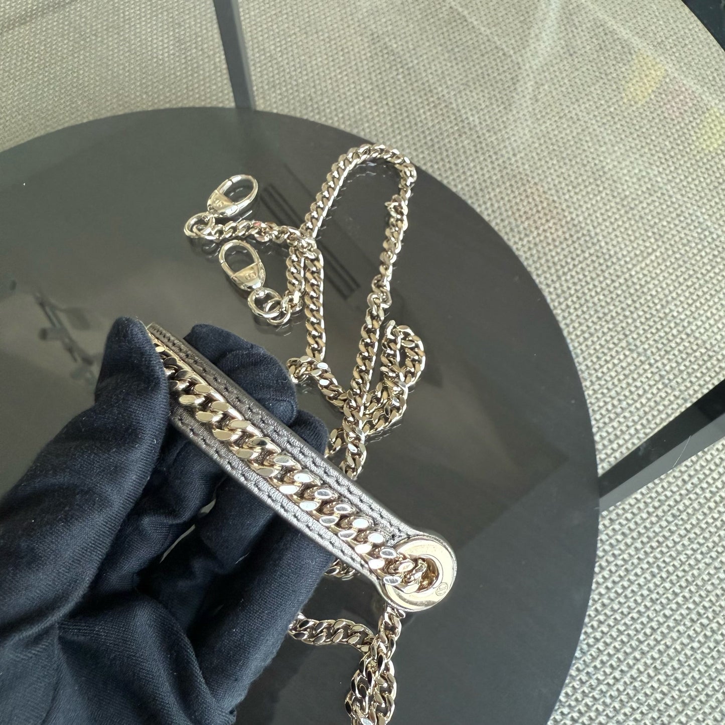 Kovancy Lady Mini - Bracelet chaîne en cuir de veau Cannage, finitions or canon de fusil