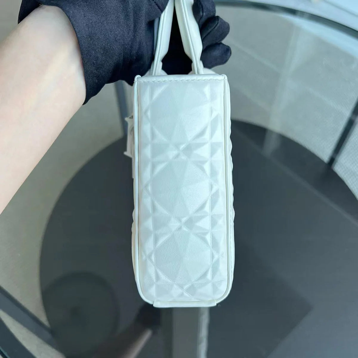 Kovancy D-Joy Medium Latte Cannage Cuir de veau motif Dimond Blanc