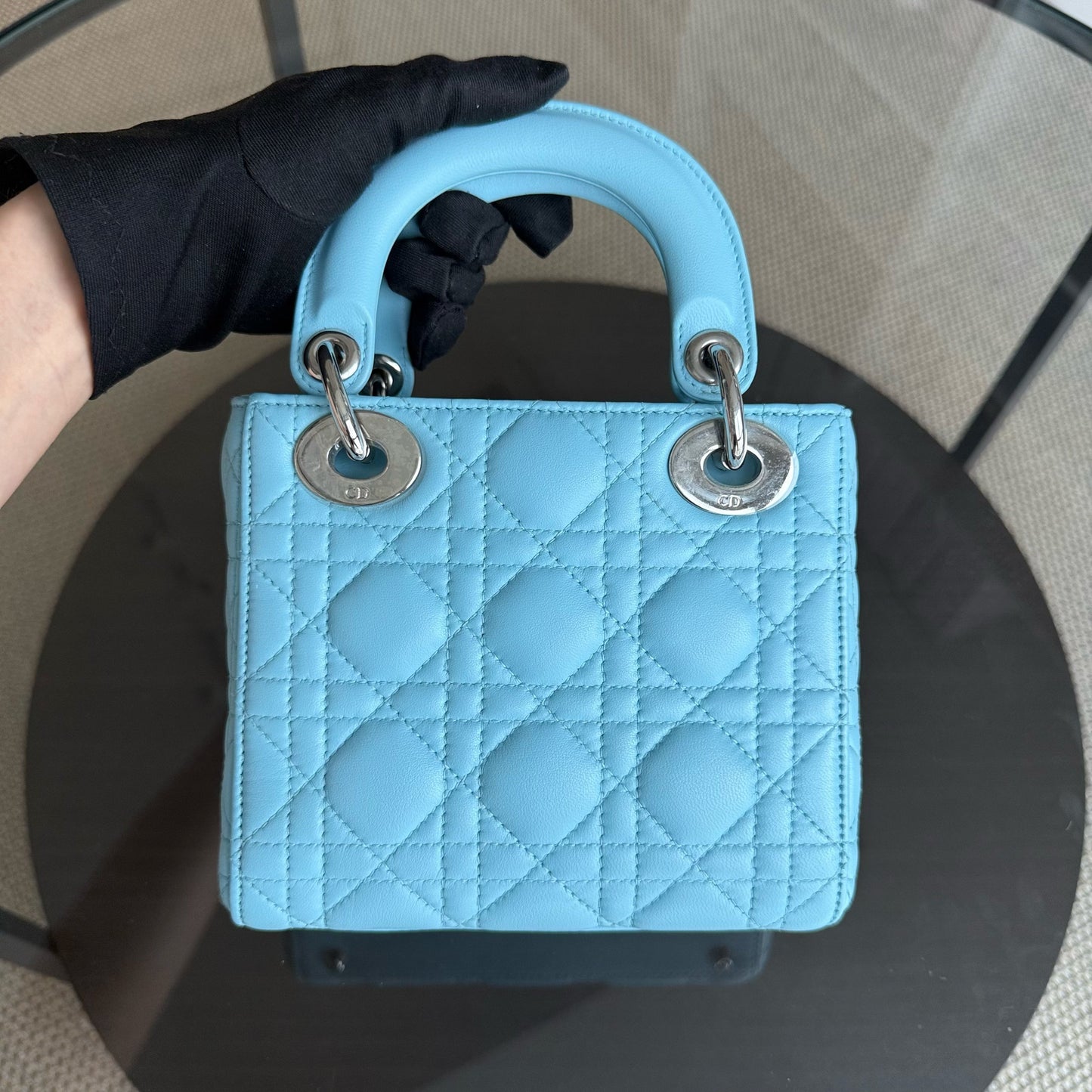 Kovancy Lady Mini - Cannage Agneau Bleu Clair Quincaillerie Argentée Bandoulière Réglable