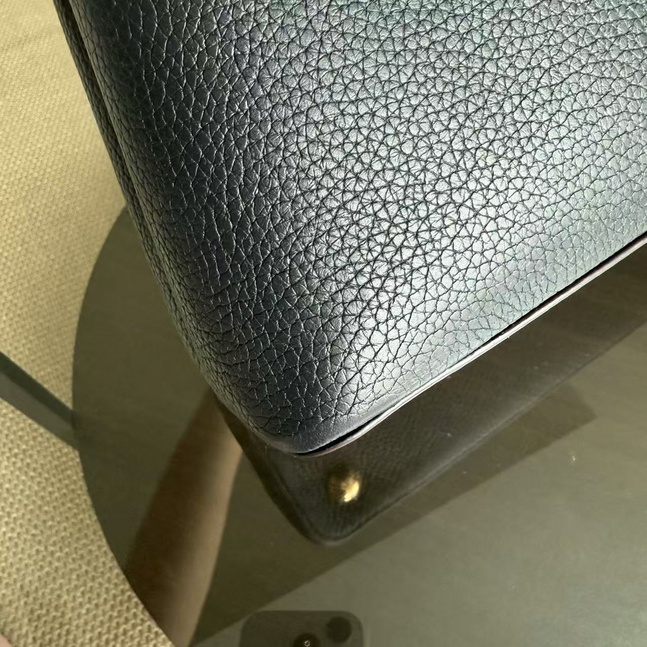 LVT Capucines MM - Black Taurillon Grained Calfskin GHW
