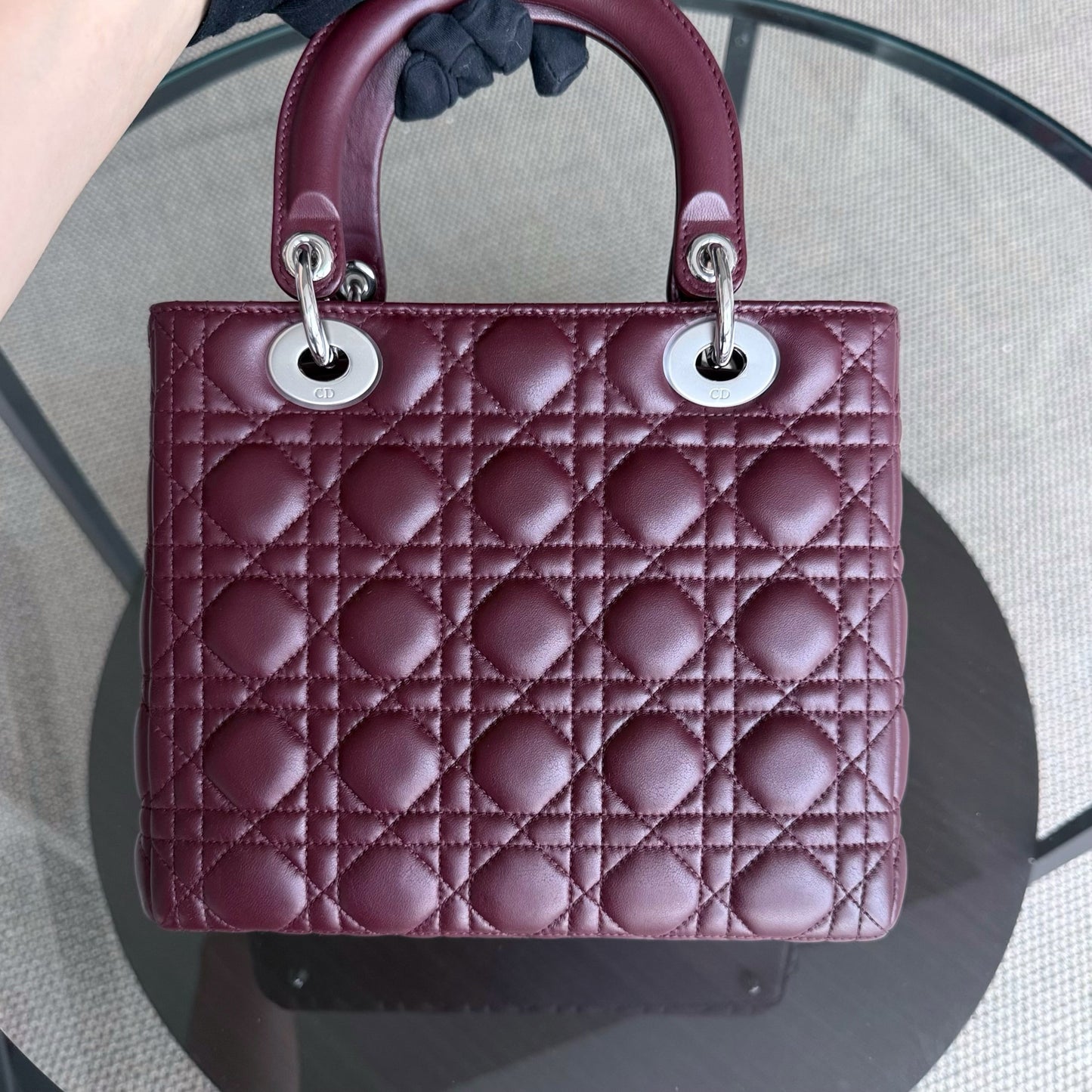 Kovancy Lady Moyen - Cuir d'agneau Cannage bordeaux avec finitions argentées