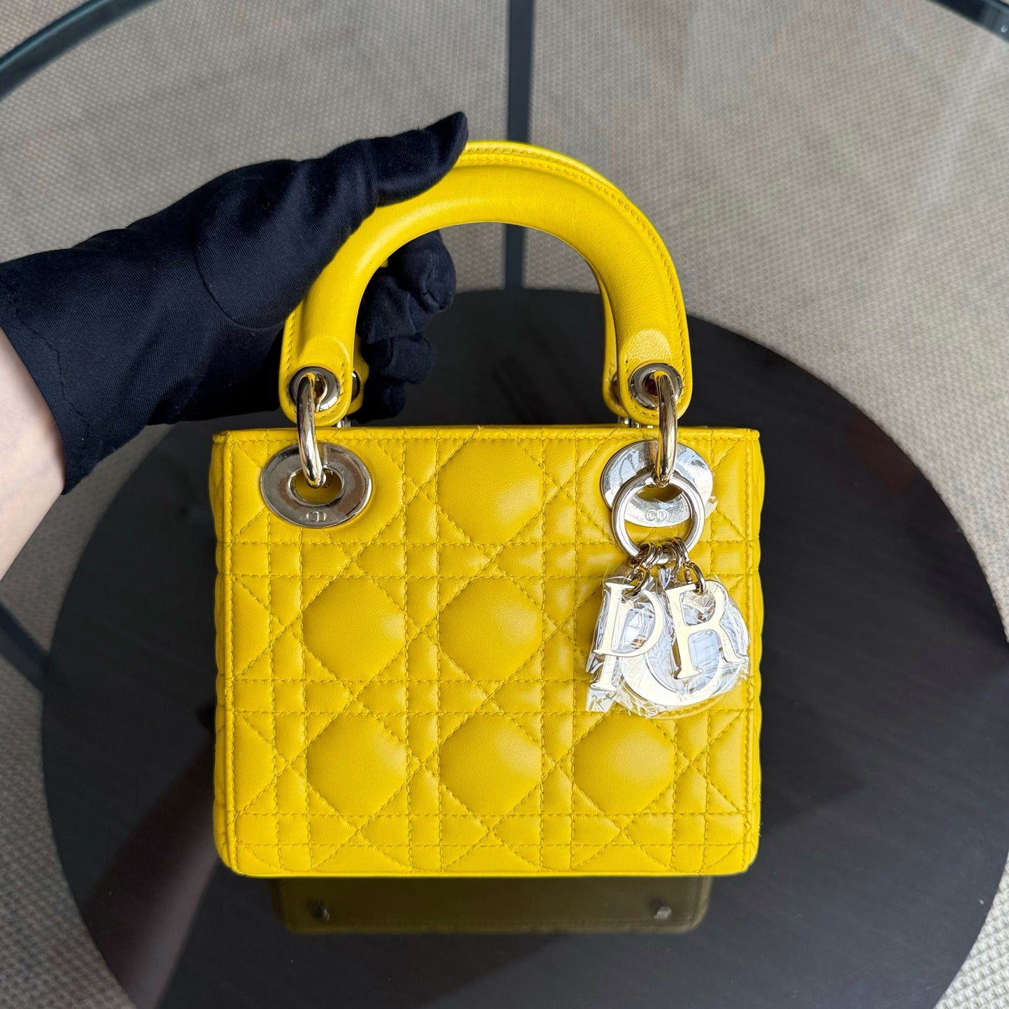Kovancy Lady Mini - Cuir d'agneau Cannage, détails en or jaune, bandoulière ajustable