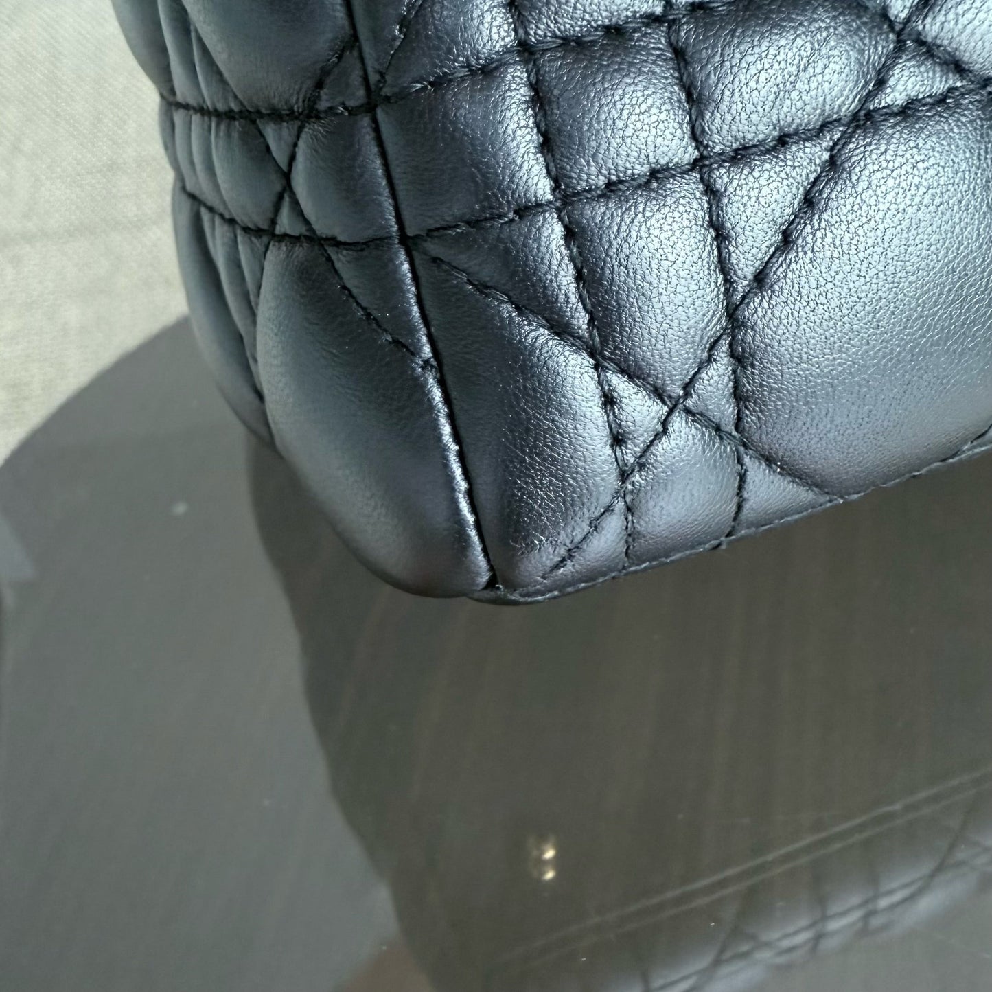 Kovancy Lady Moyen - Cuir d'agneau Canange noir et accessoires dorés