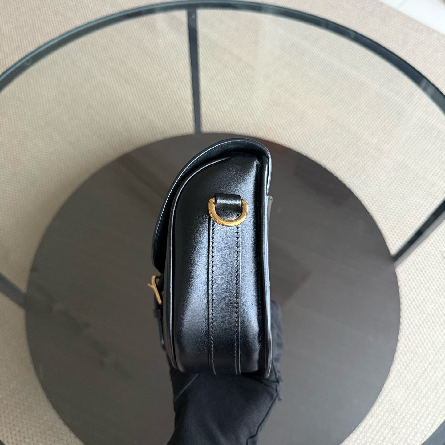 Kovancy Bobby Medium - Cuir de veau lisse noir, finitions dorées