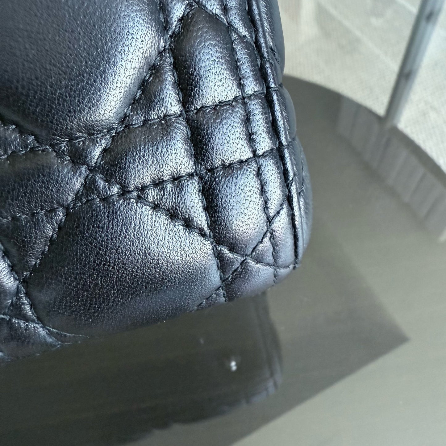 Kovancy Lady Moyen - Cuir d'agneau Cannage noir et matériel argenté