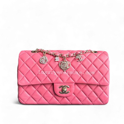 CHANEL Classic Flap Medium