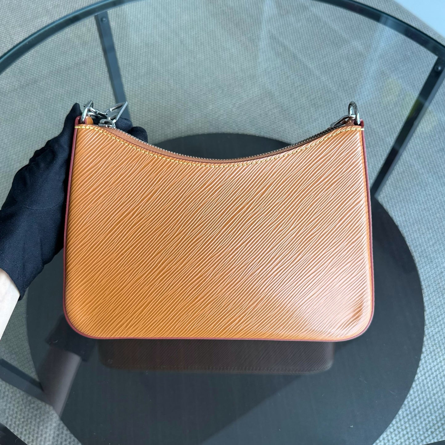 Kovancy Pochette monogramme en cuir épi Marelle Gold Miel Epi
