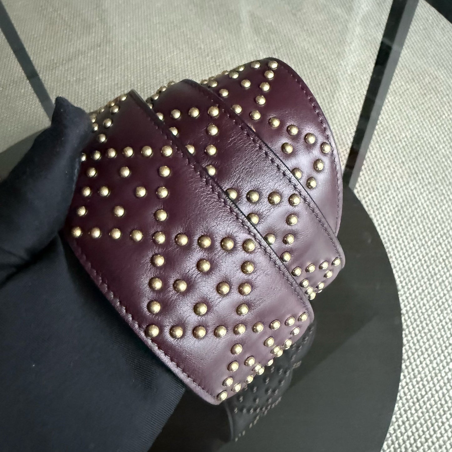 Kovancy Lady Rabat moyen - Cuir de veau Cannage clouté, rouge bordeaux, accessoires dorés