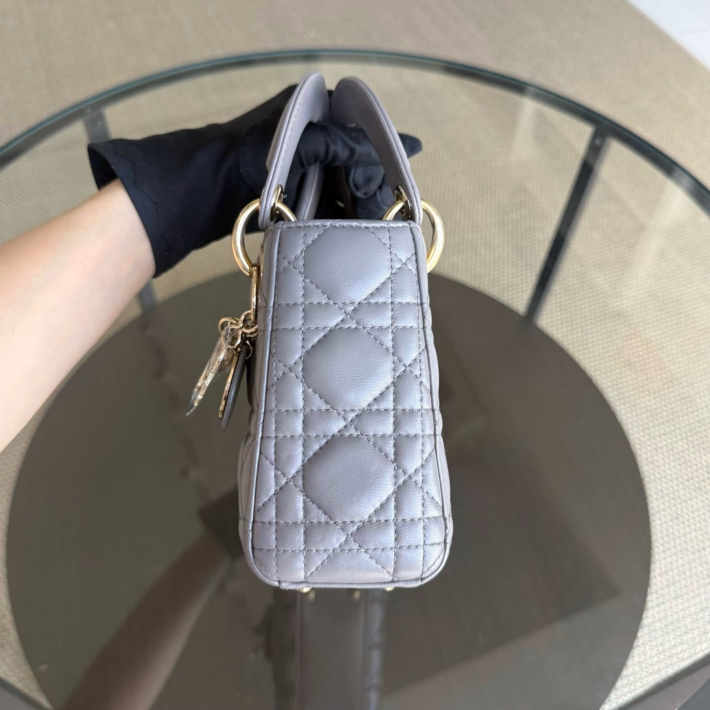 Kovancy Lady Mini - Sangle réglable en cuir d'agneau Cannage gris et matériel doré