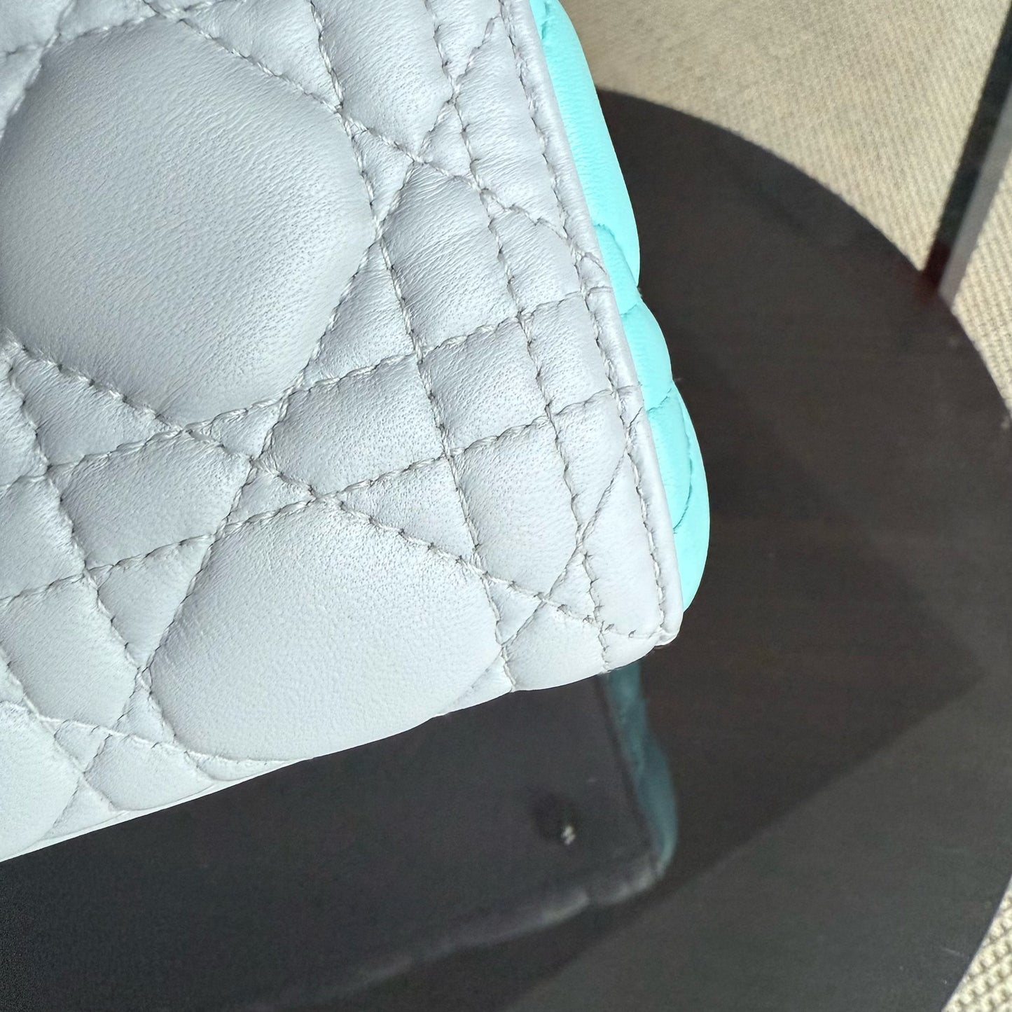 Kovancy Lady Moyen - Cuir d'agneau Cannage bicolore cyan gris gris matériel argenté