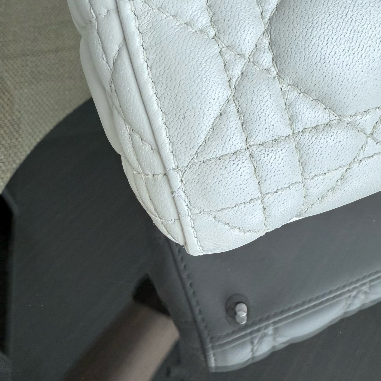 Kovancy Lady Mini - Sangle chaîne en cuir d'agneau Cannage blanc et métal argenté