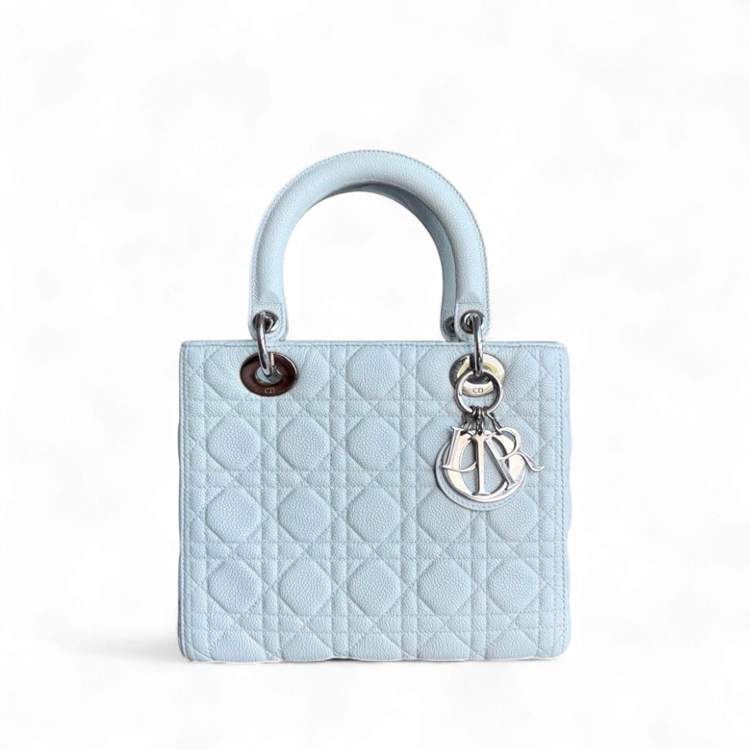 Kovancy Lady Caviar moyen - Cuir de veau grainé Cannage Glacier White Ice Blue Ferrures argentées SANS SANGLE