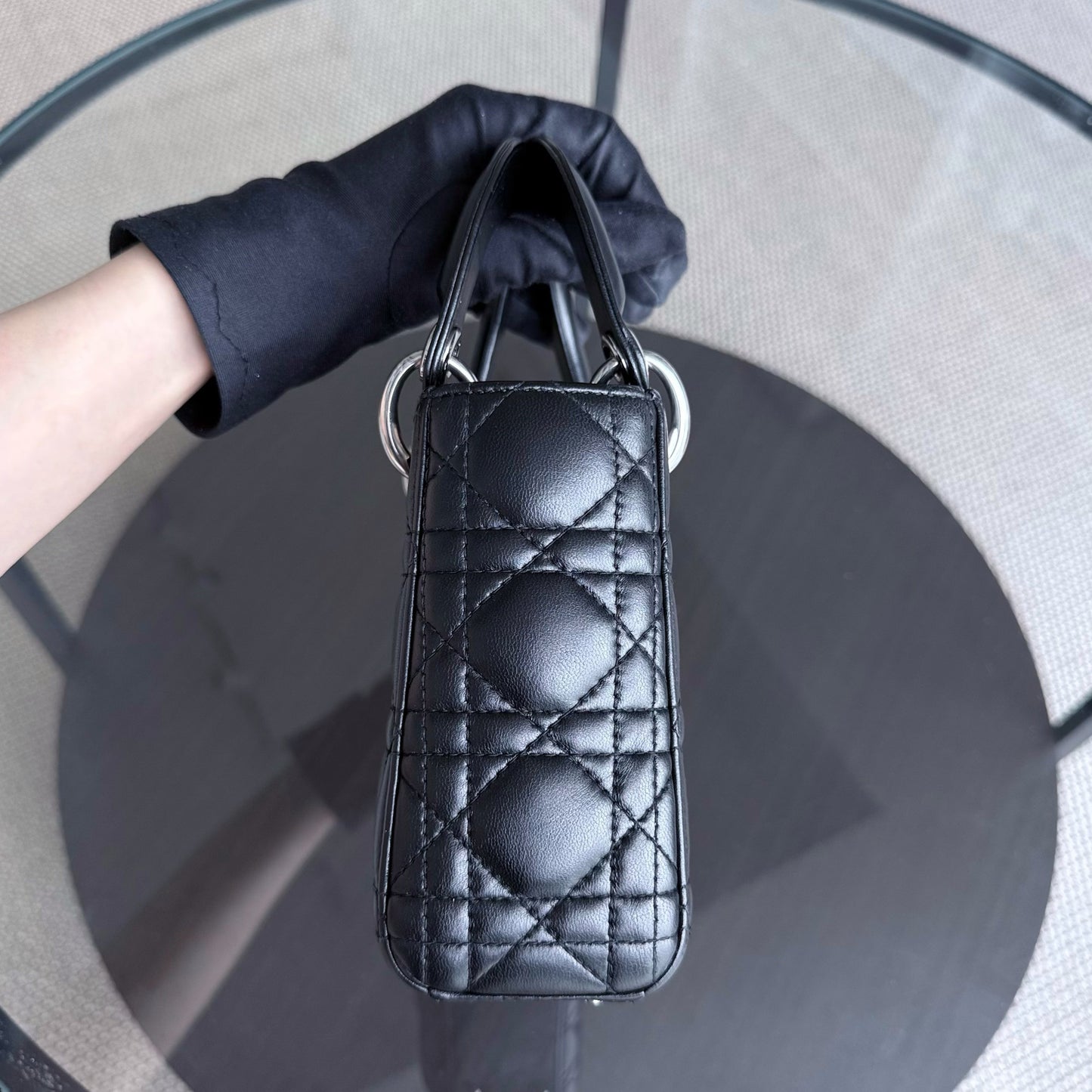 Kovancy Lady Mini - Sangle à chaîne en cuir d'agneau Cannage noir et matériel argenté