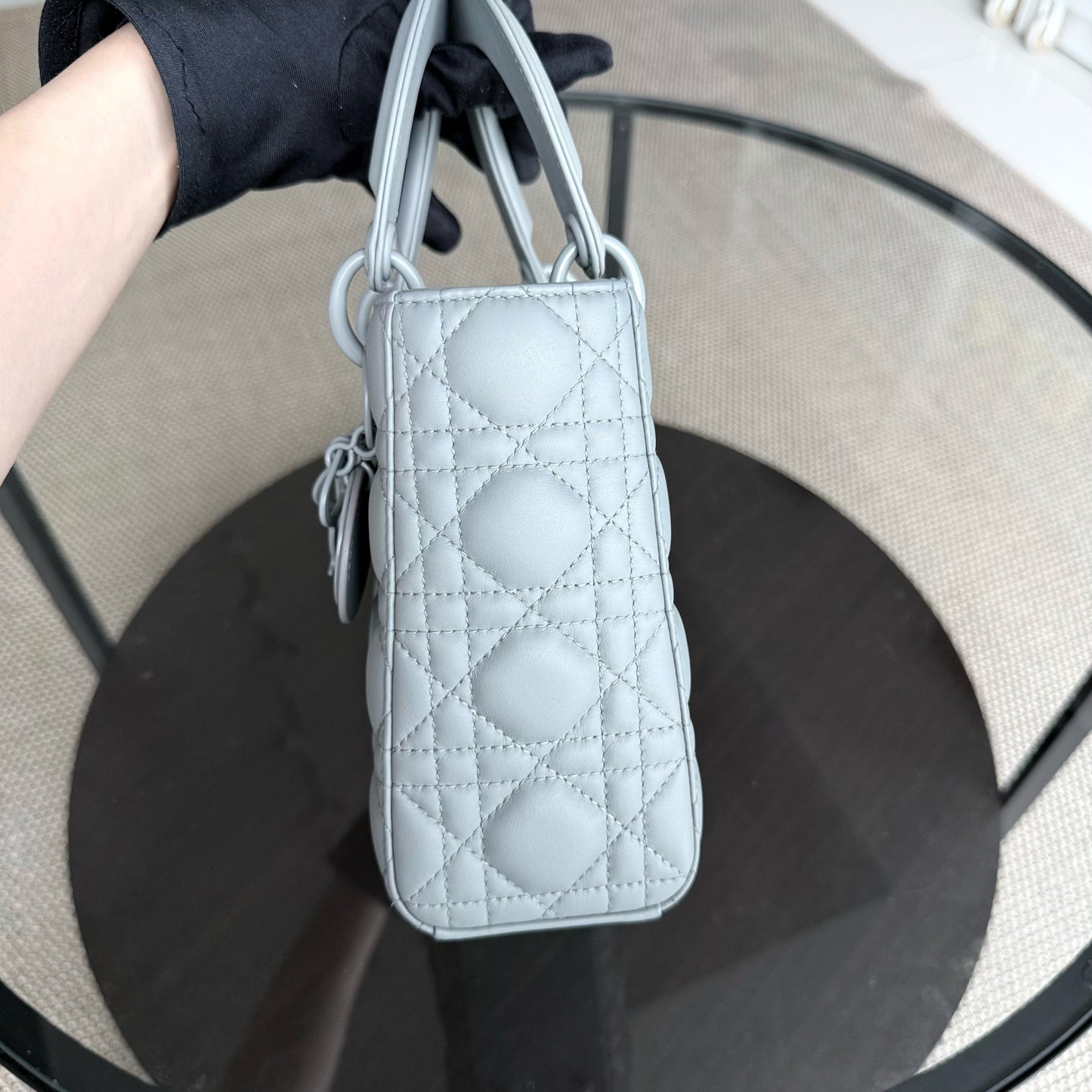 Kovancy Lady Petit modèle ABC - Cuir de veau gris Cannage entièrement gris, finitions noires