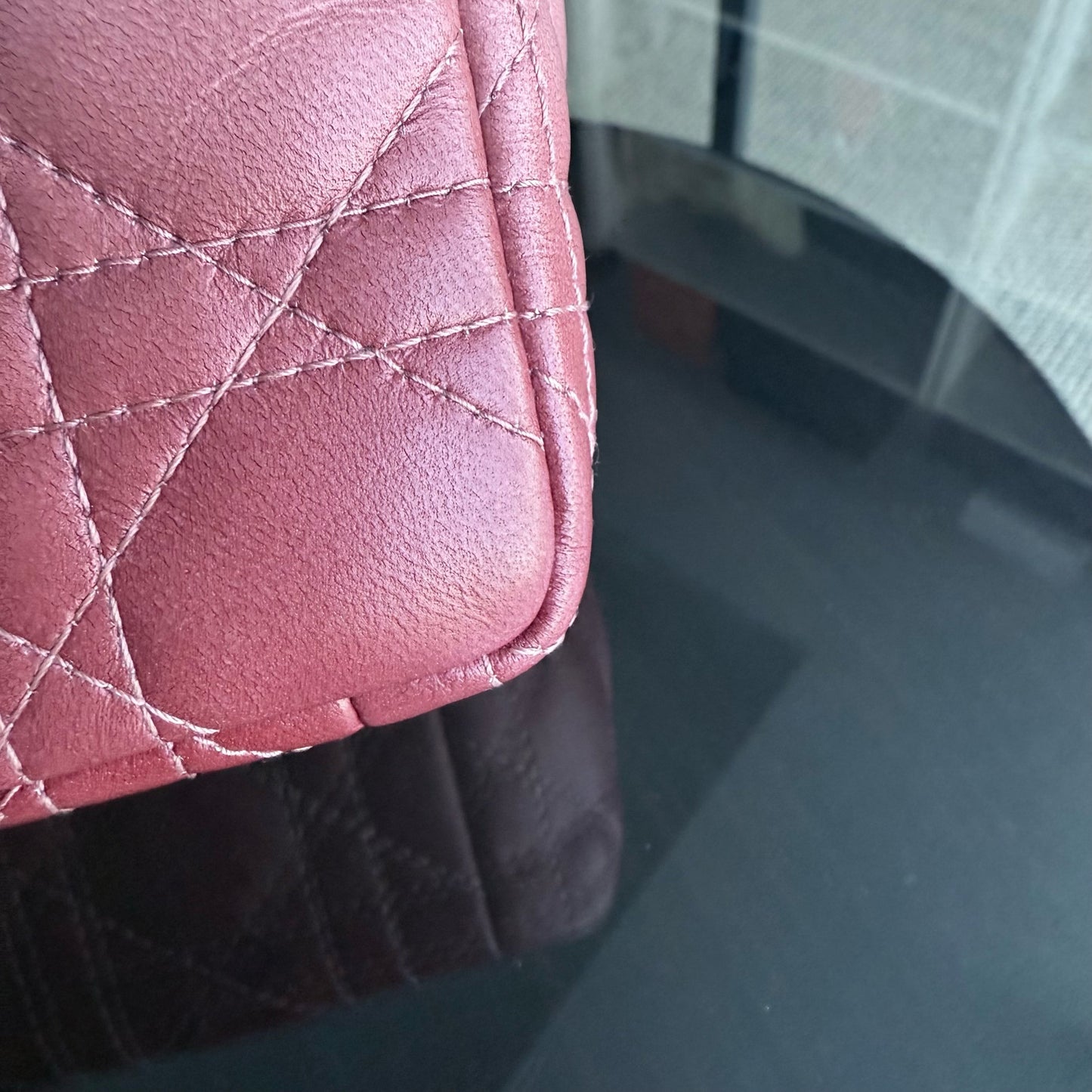 Kovancy Caro Small - Cuir de veau Cannage bicolore Accastillage or rose 20 cm
