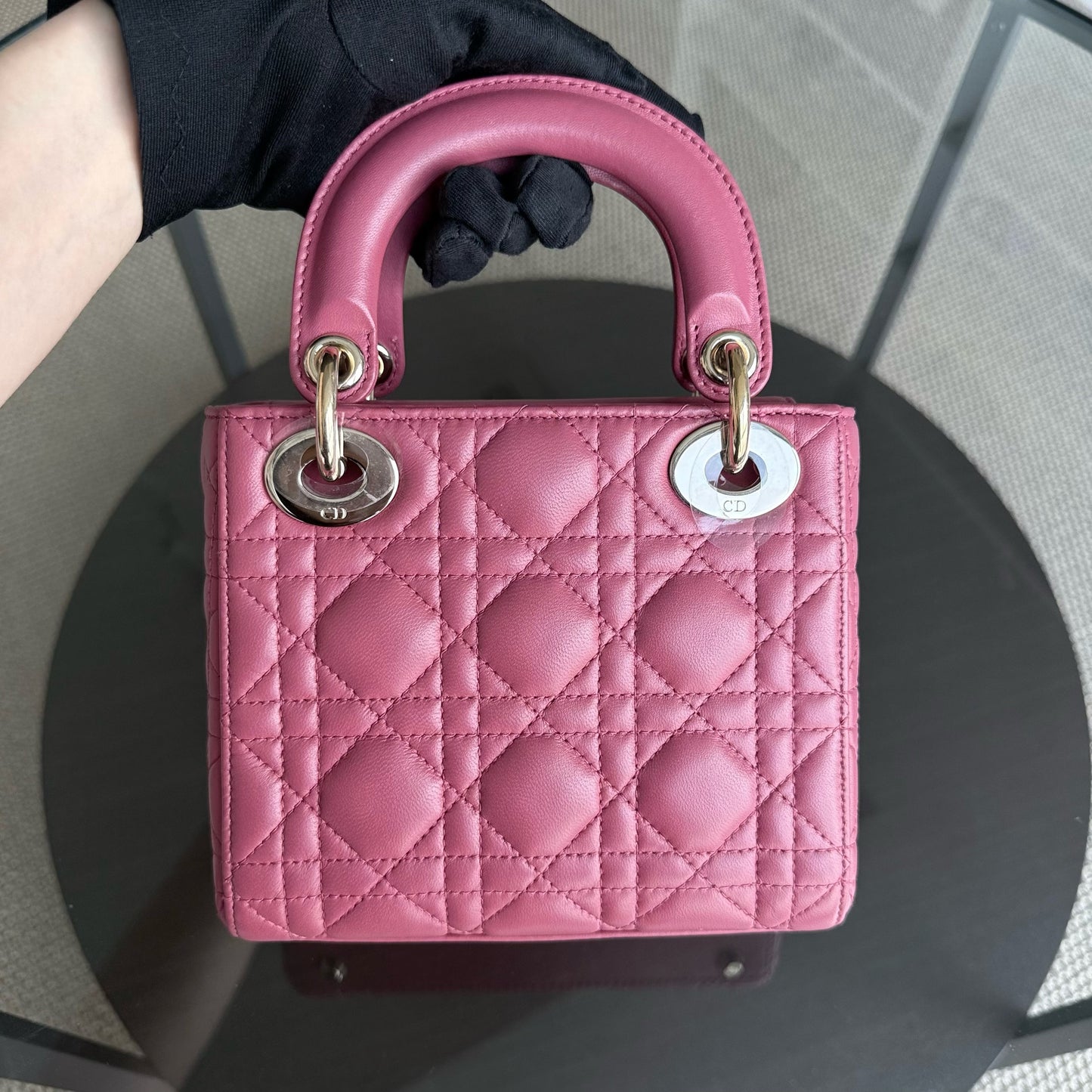 Kovancy Lady Mini - Nouvelle version du sac à rabat Cannage entièrement rose avec accessoires dorés