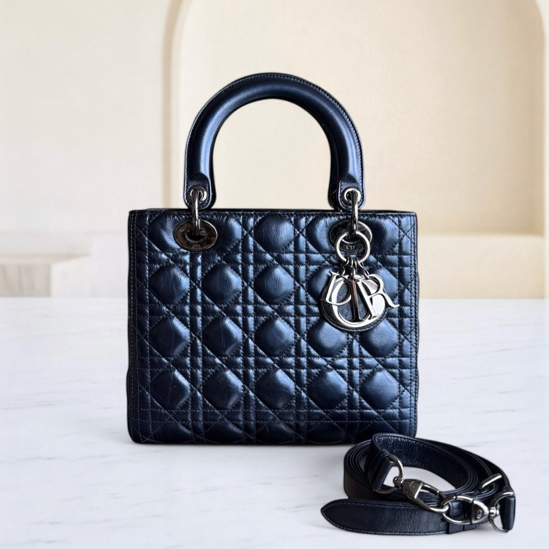 Kovancy Lady Cuir de veau glacé Cannage moyen bleu foncé, accessoires argentés