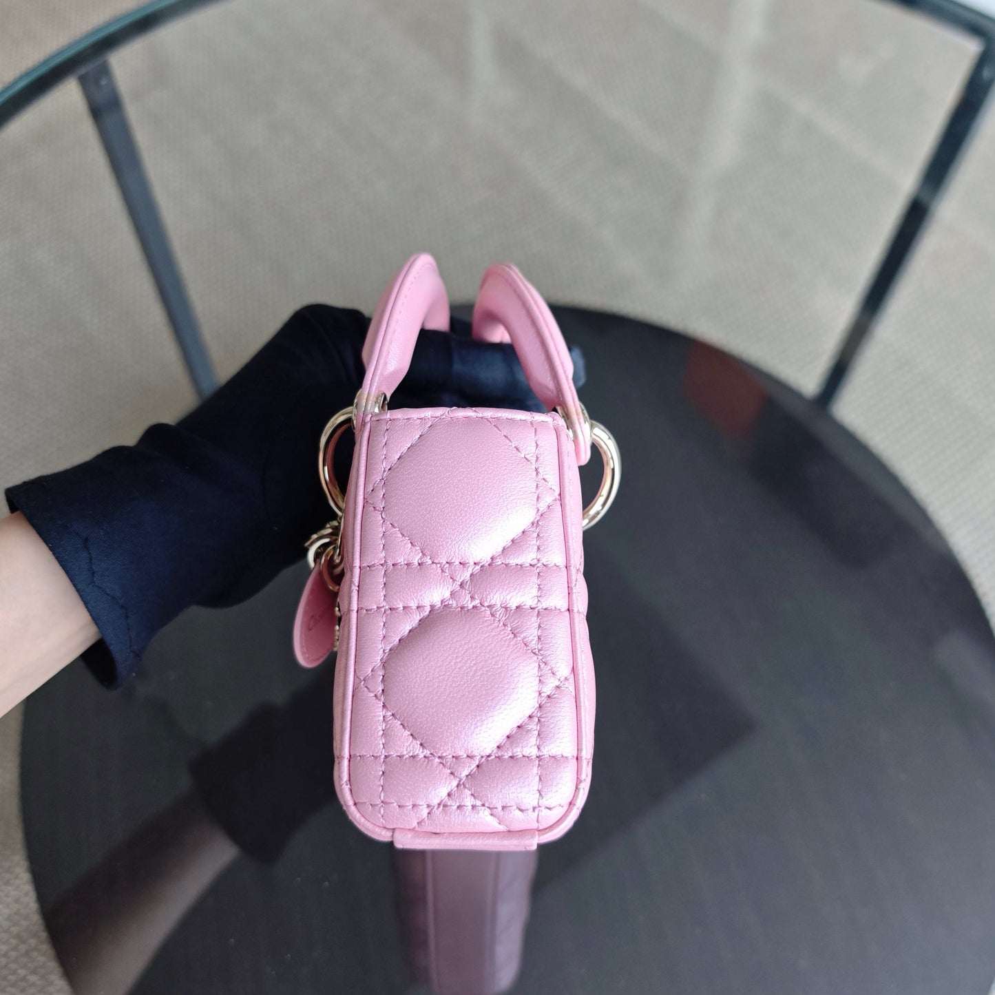 Kovancy D-Joy Micro - Cuir d'agneau Cannage irisé rose, accastillage doré, 17 cm