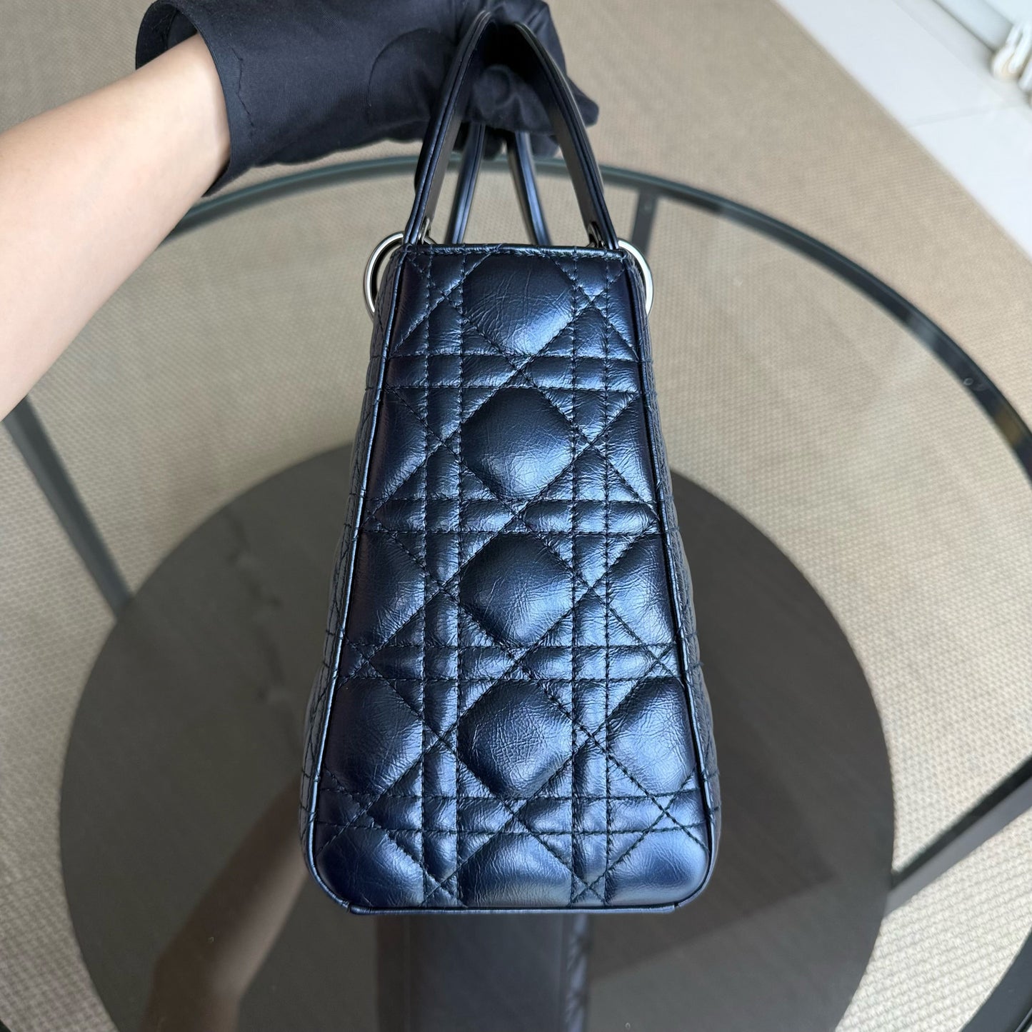Kovancy Lady Cuir de veau glacé Cannage moyen bleu foncé, accessoires argentés
