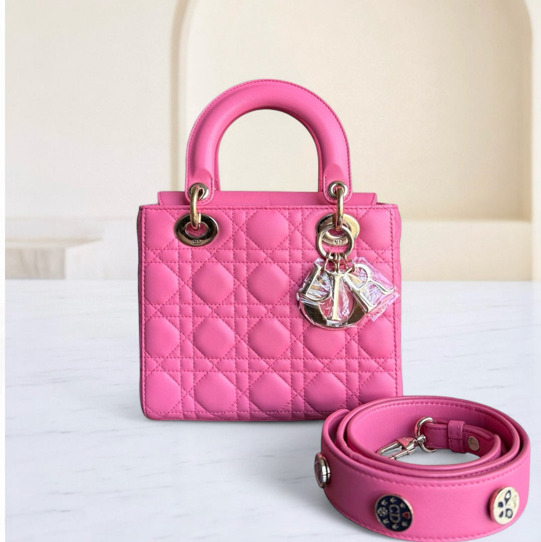 Kovancy Lady Petit - Breloque en cuir d'agneau Cannage Brabie avec breloque en or rose
