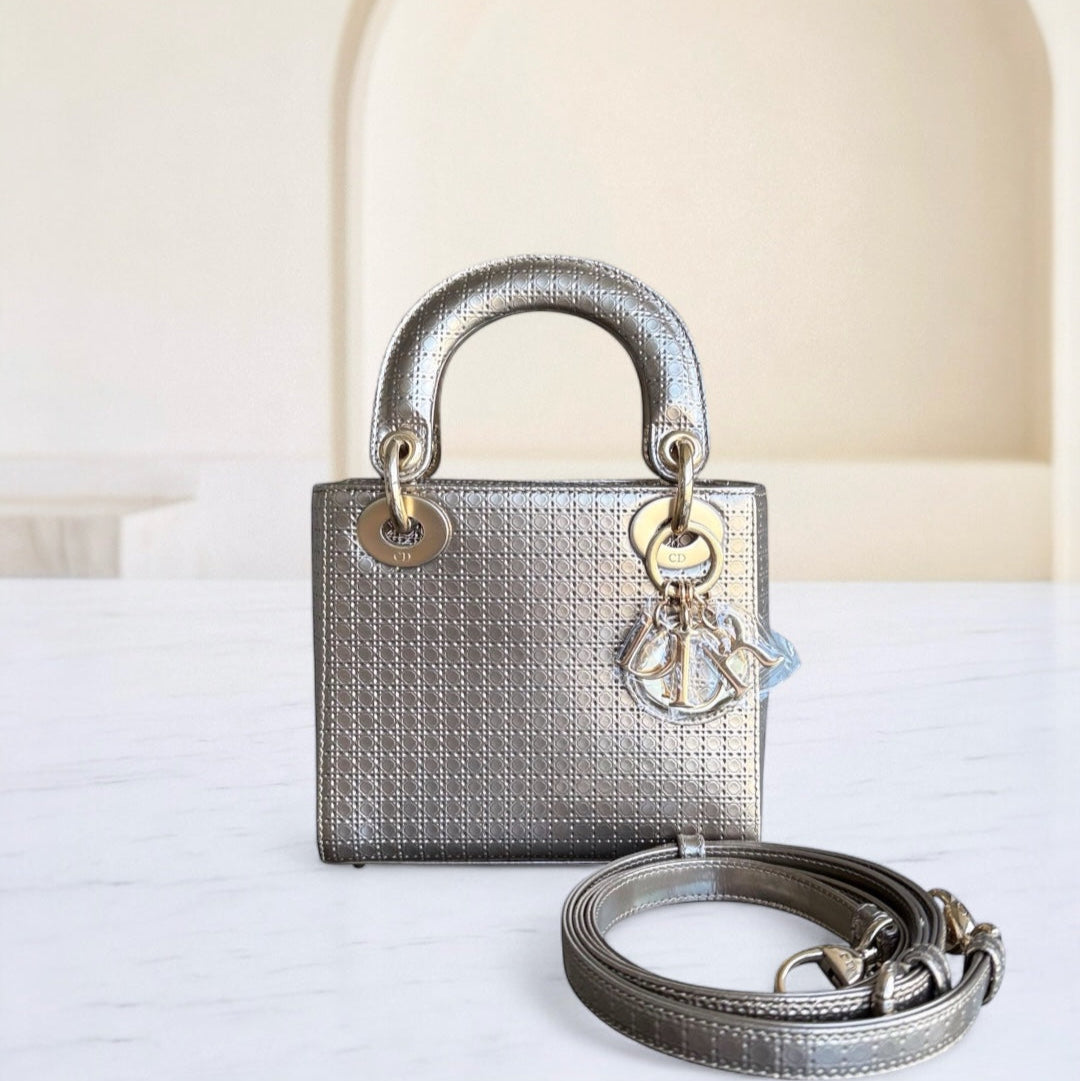 Kovancy Lady Mini - Micro Cannage Cuir de veau métallisé avec sangle réglable et quincaillerie dorée