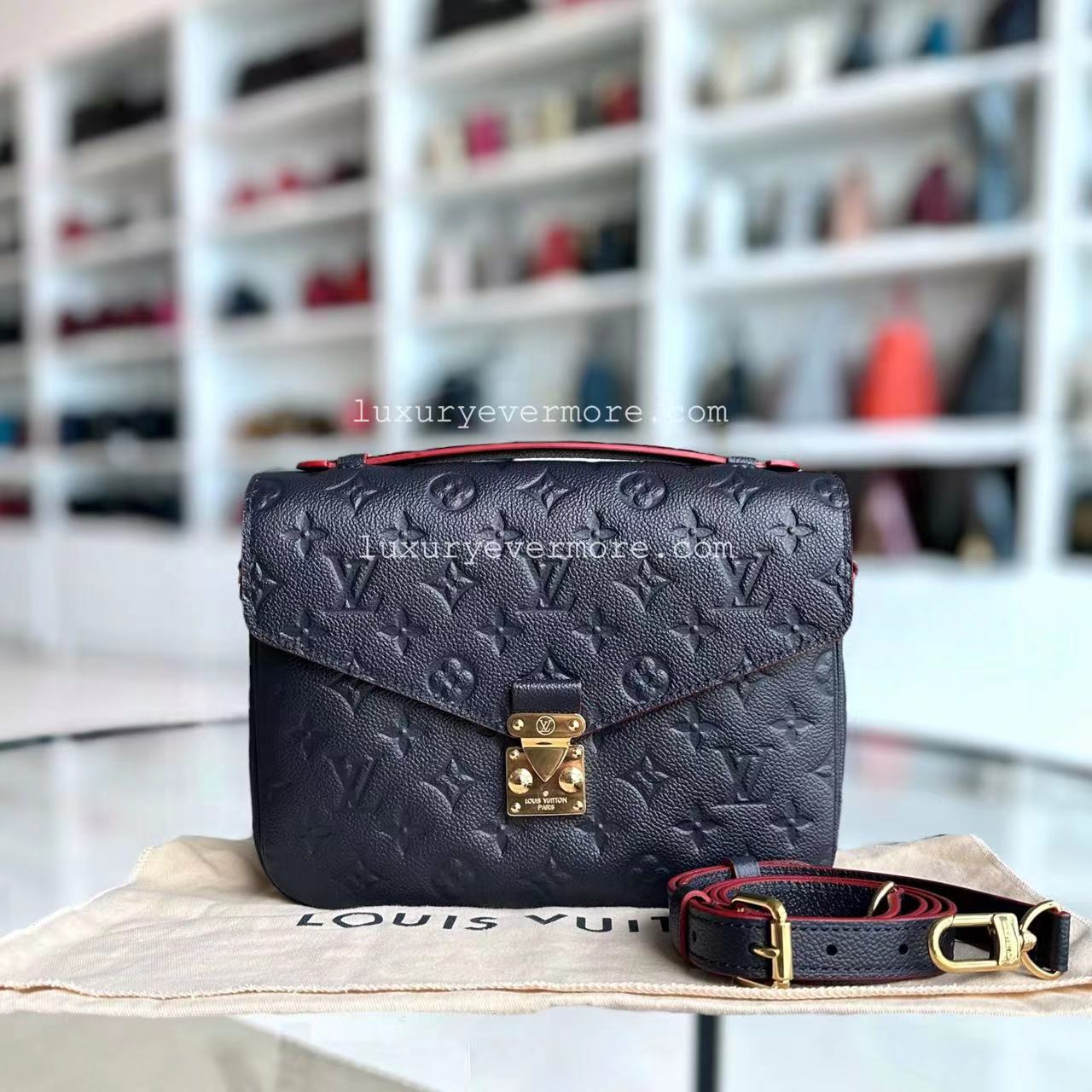 Kovancy Pochette Metis Calfskin Empreinte Marine Rouge Matériel Doré