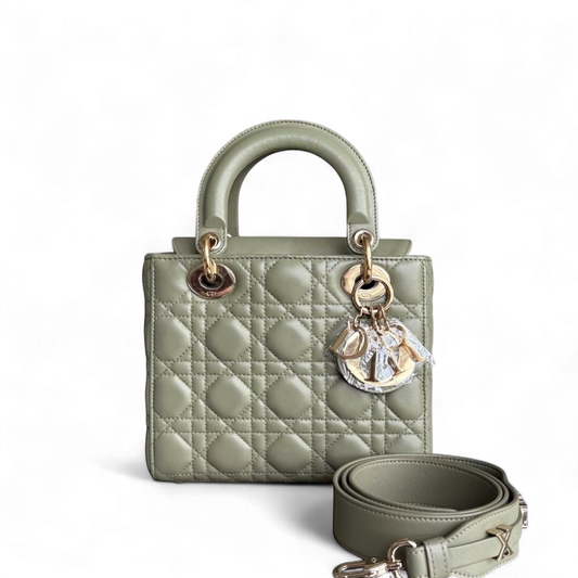 Kovancy Lady Petit rabat ABC - Cuir d'agneau Cannage vert avocat, quincaillerie dorée MyABC