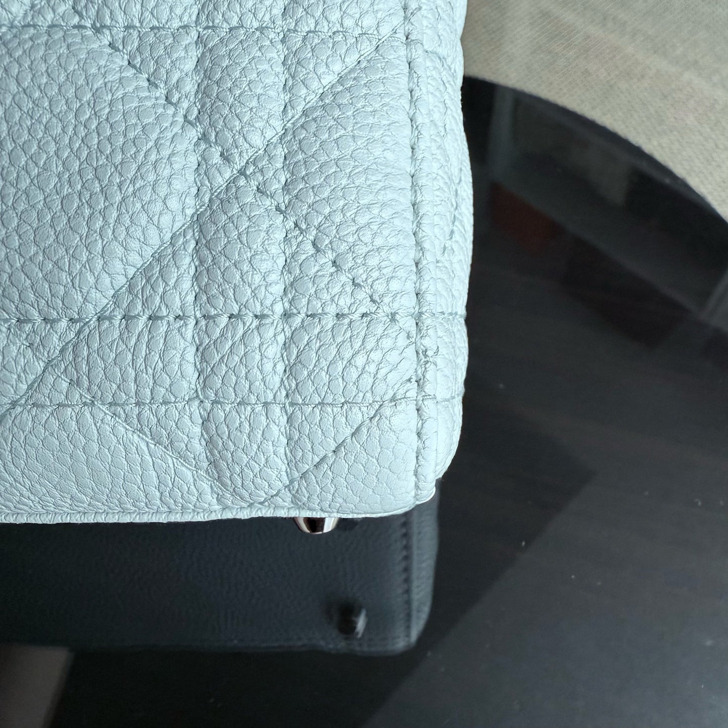 Kovancy Lady Mini - Cuir de veau grainé Cannage Glacier White Hardware argenté