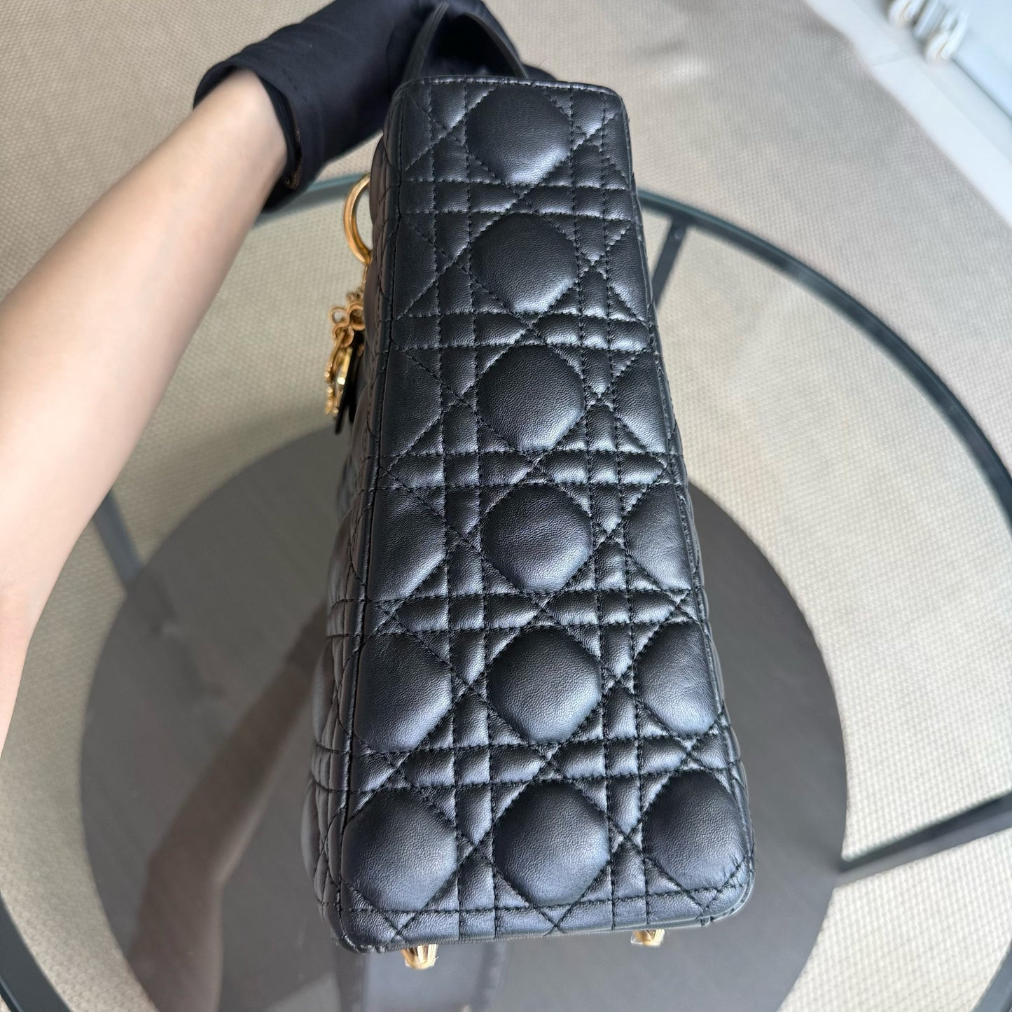Kovancy Lady Grand - Cuir d'agneau Cannage noir Quincaillerie dorée SANS SANGLE