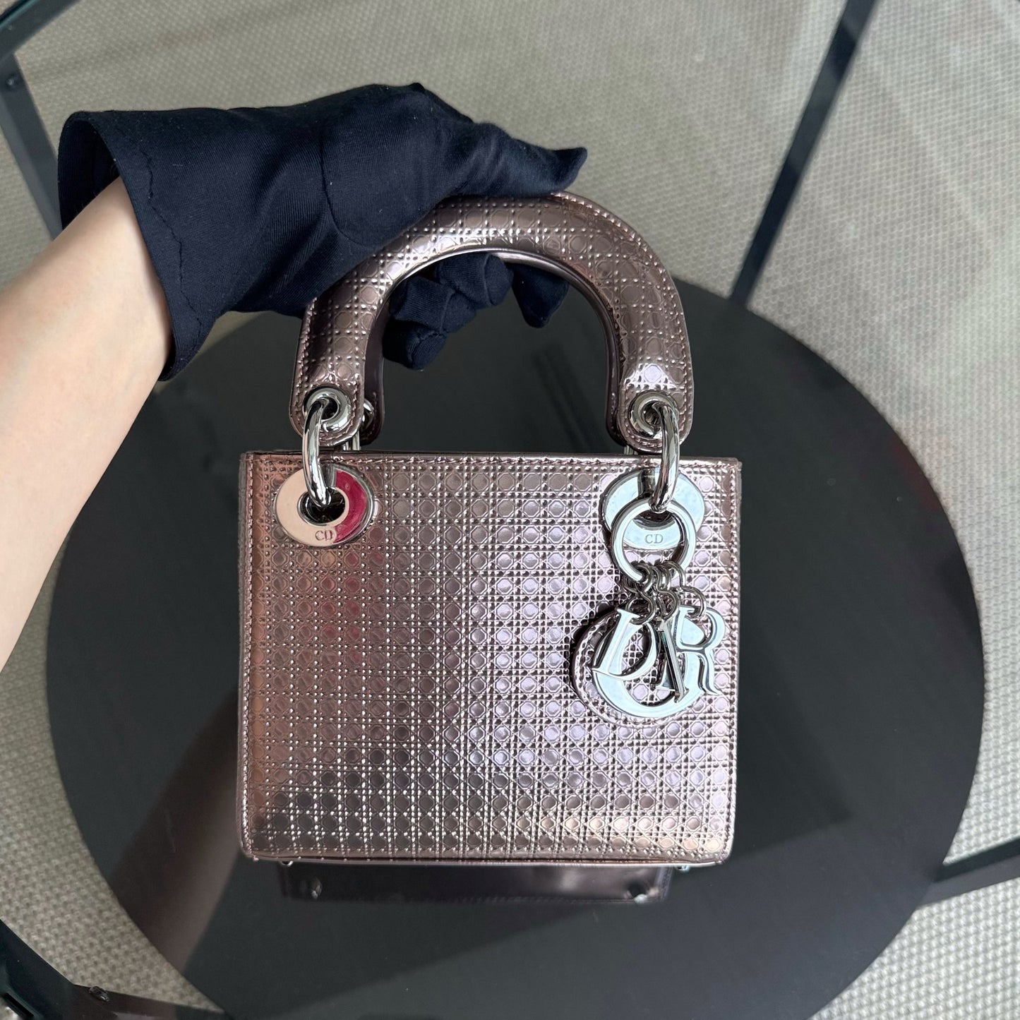 Kovancy Lady Mini - Bandoulière chaîne en cuir de veau micro-cannage métallisé or rose et métal argenté
