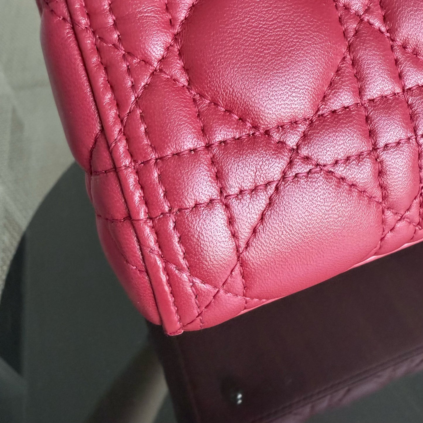 Kovancy Lady Moyen - Cuir d'agneau Cannage rouge et matériel argenté