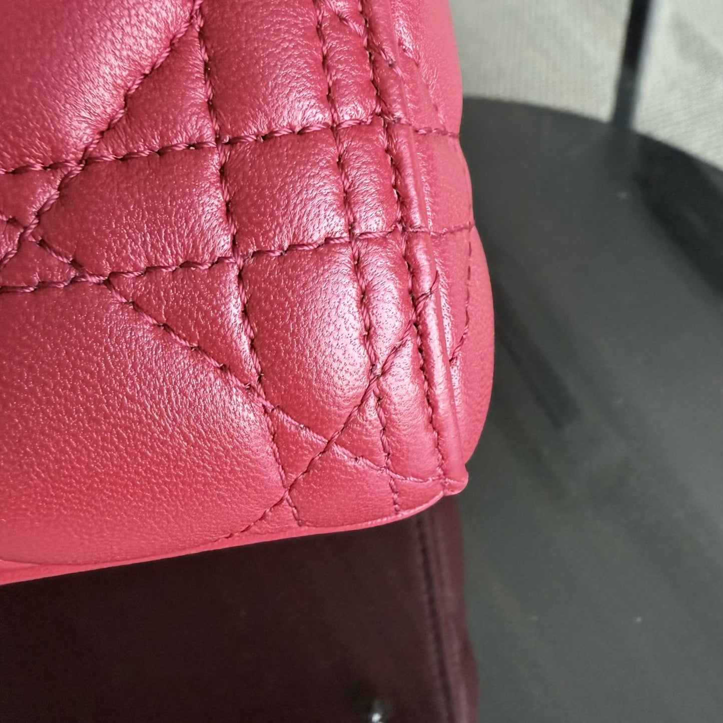 Kovancy Lady Moyen - Cuir d'agneau Cannage rouge et matériel argenté