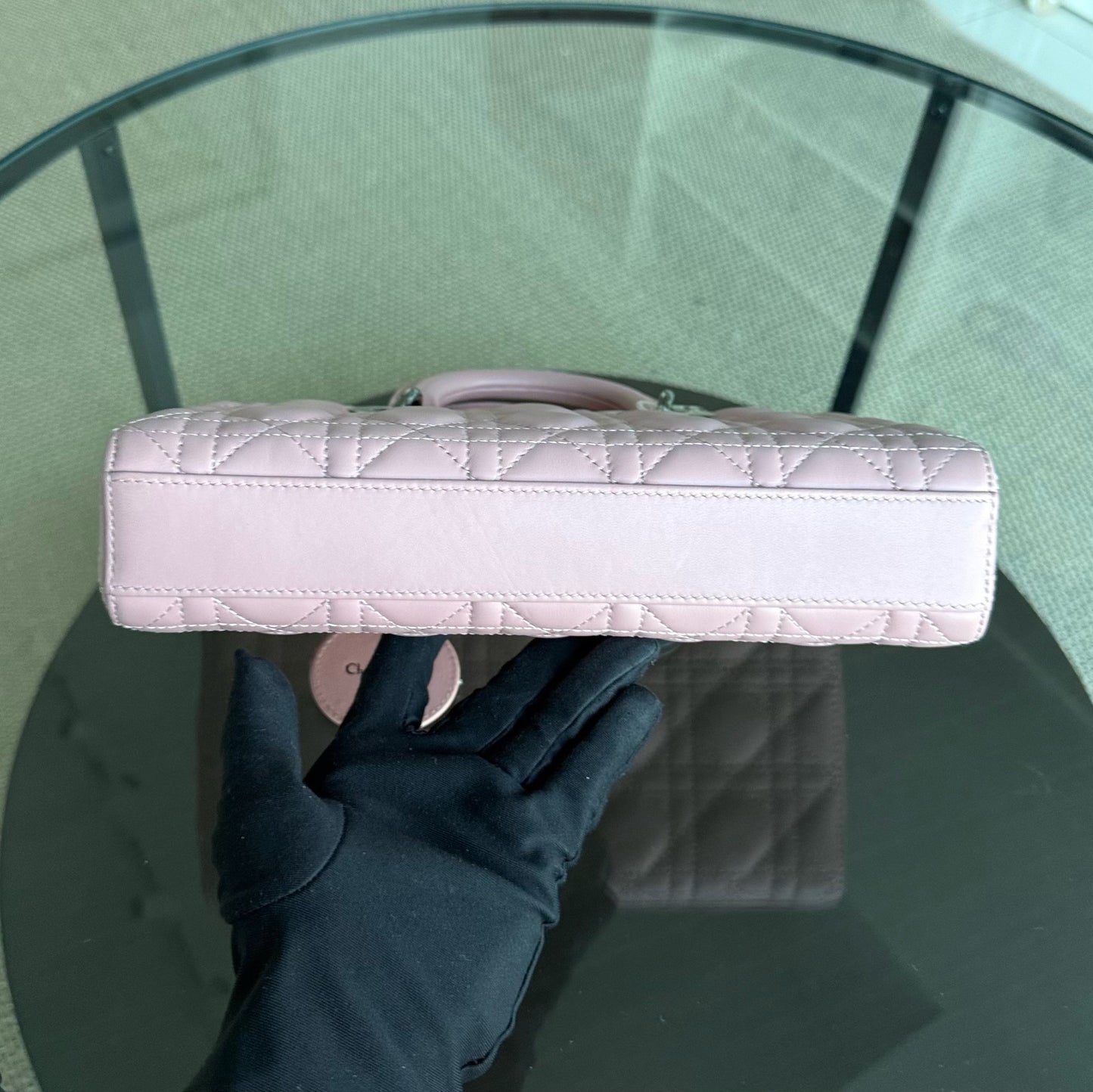 Kovancy Lady D-Joy Medium - Cuir d'agneau Cannage Sakura Rose Noir Quincaillerie