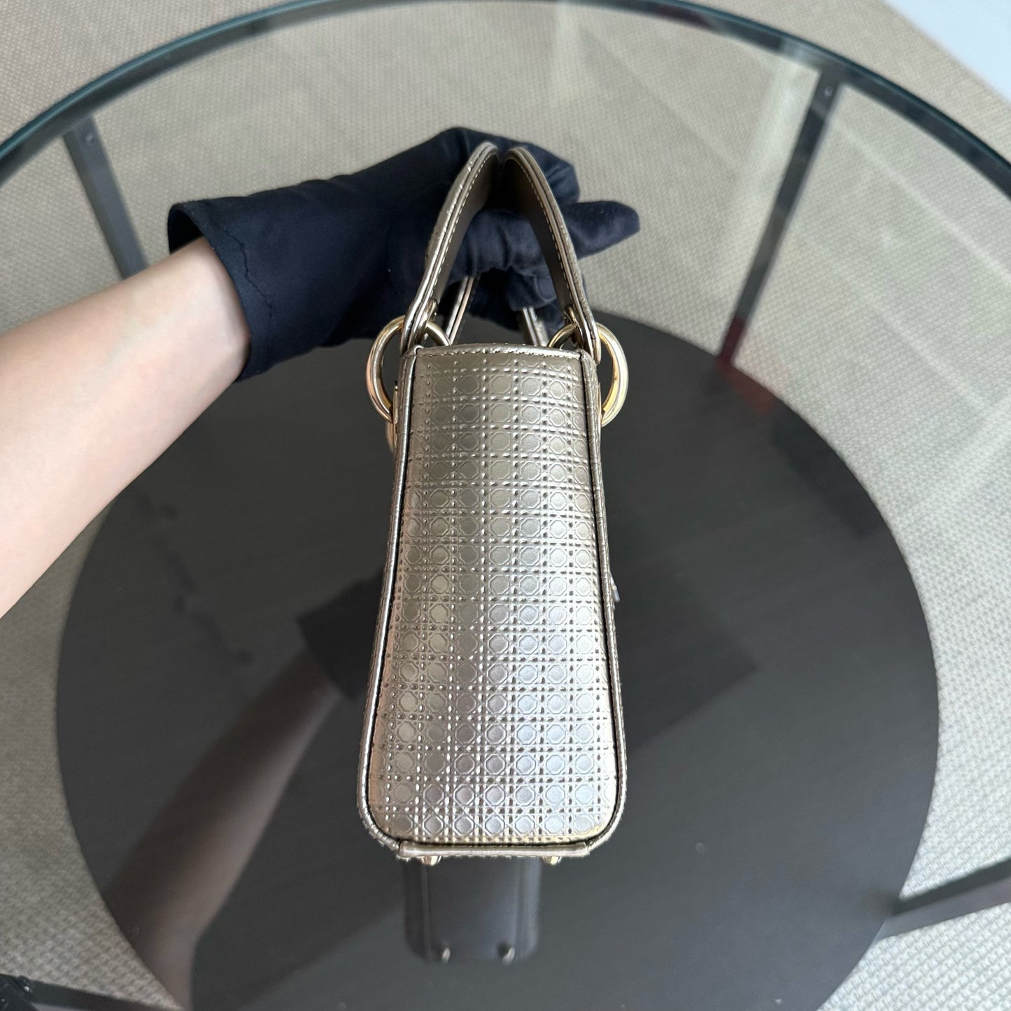 Kovancy Lady Mini - Micro Cannage Cuir de veau métallisé avec sangle réglable et quincaillerie dorée