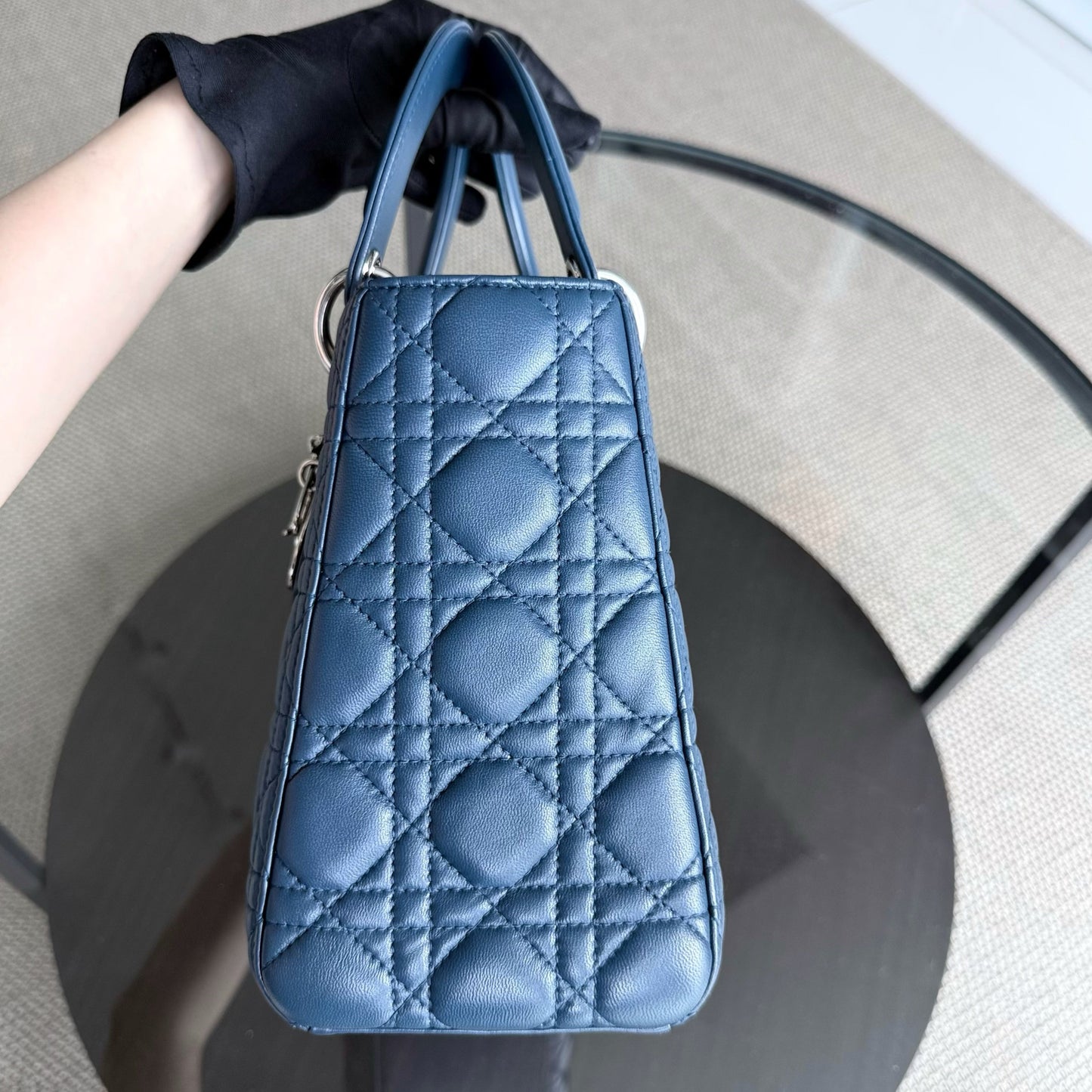 Kovancy Lady Moyen - Cuir d'agneau Cannage bleu, quincaillerie argentée