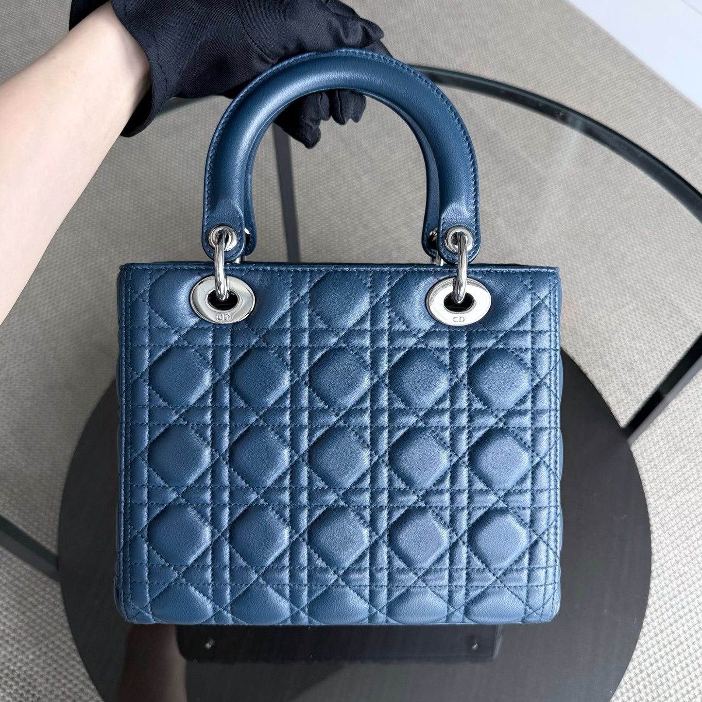 Kovancy Lady Moyen - Cuir d'agneau Cannage bleu, quincaillerie argentée
