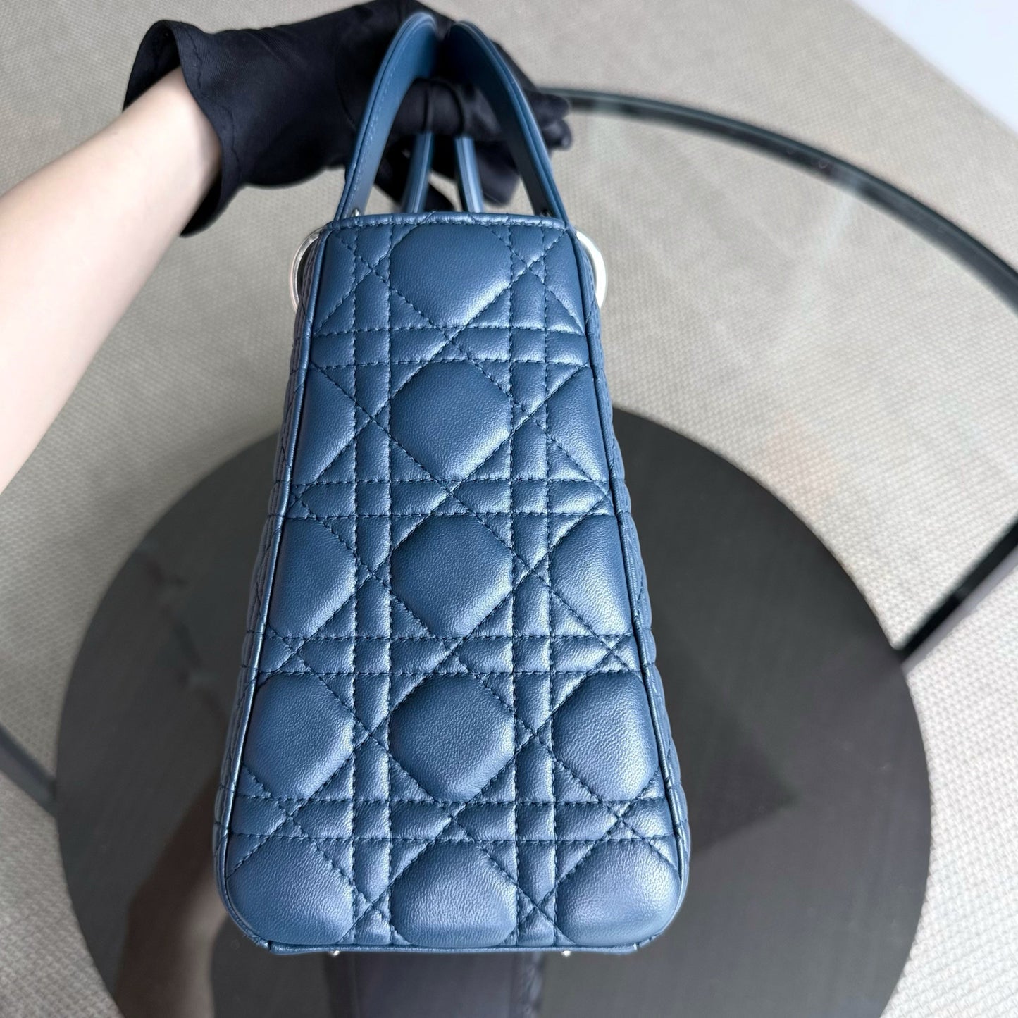 Kovancy Lady Moyen - Cuir d'agneau Cannage bleu, quincaillerie argentée