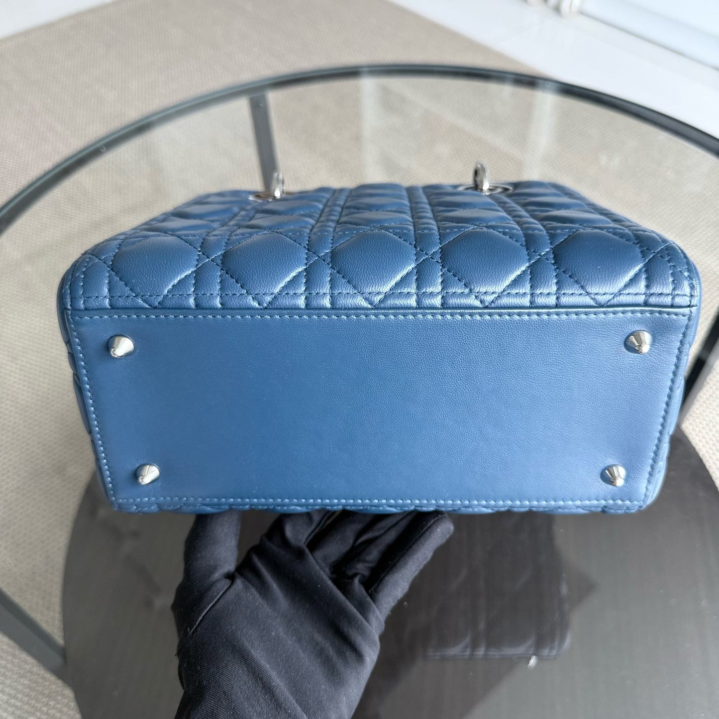 Kovancy Lady Moyen - Cuir d'agneau Cannage bleu, quincaillerie argentée