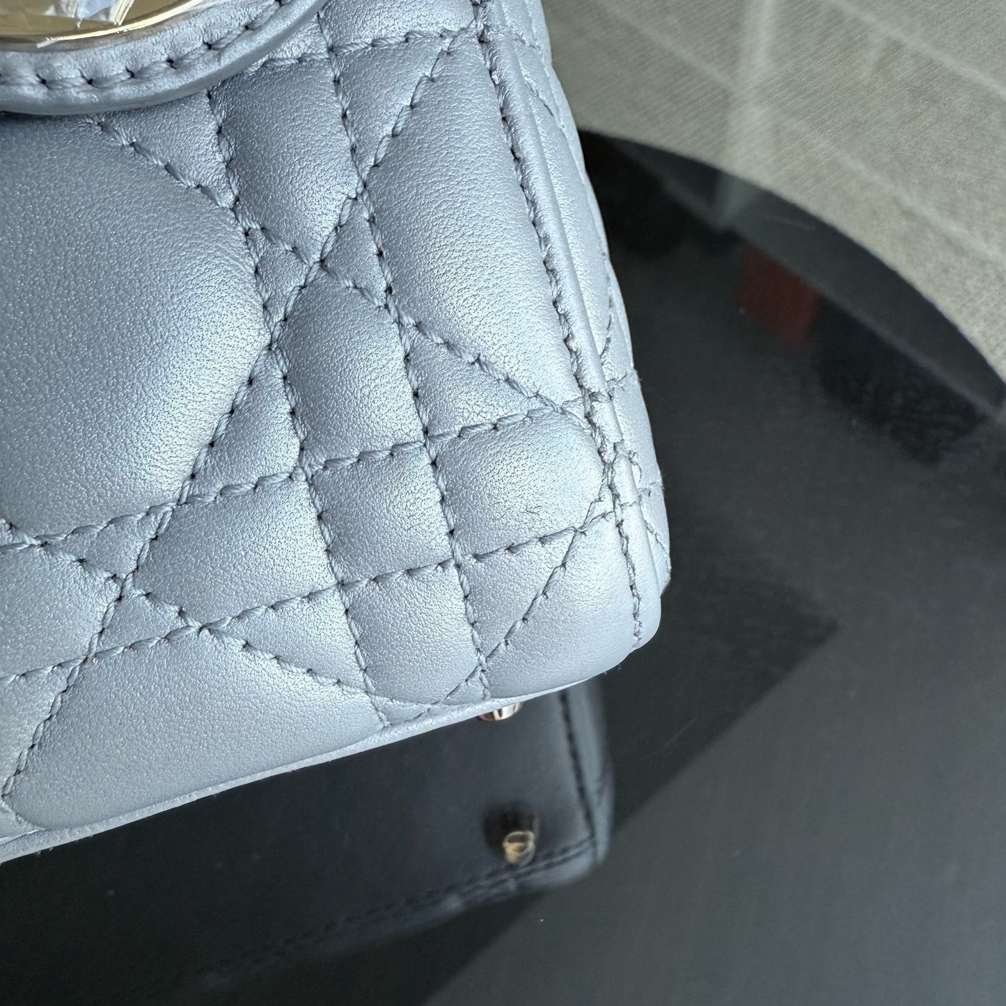 Kovancy Lady Mini - Sangle chaîne en cuir d'agneau Cannage avec quincaillerie argentée et dorée