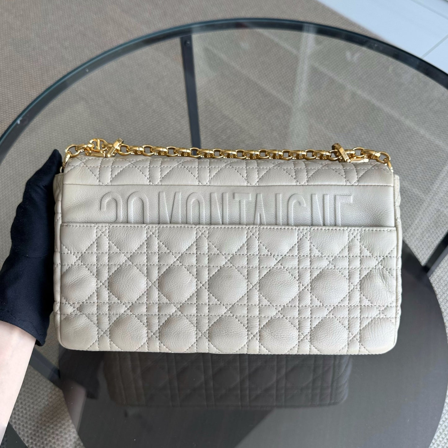 KovancyCaro Large - Cuir de veau grainé Cannage Beige clair Ferrures dorées