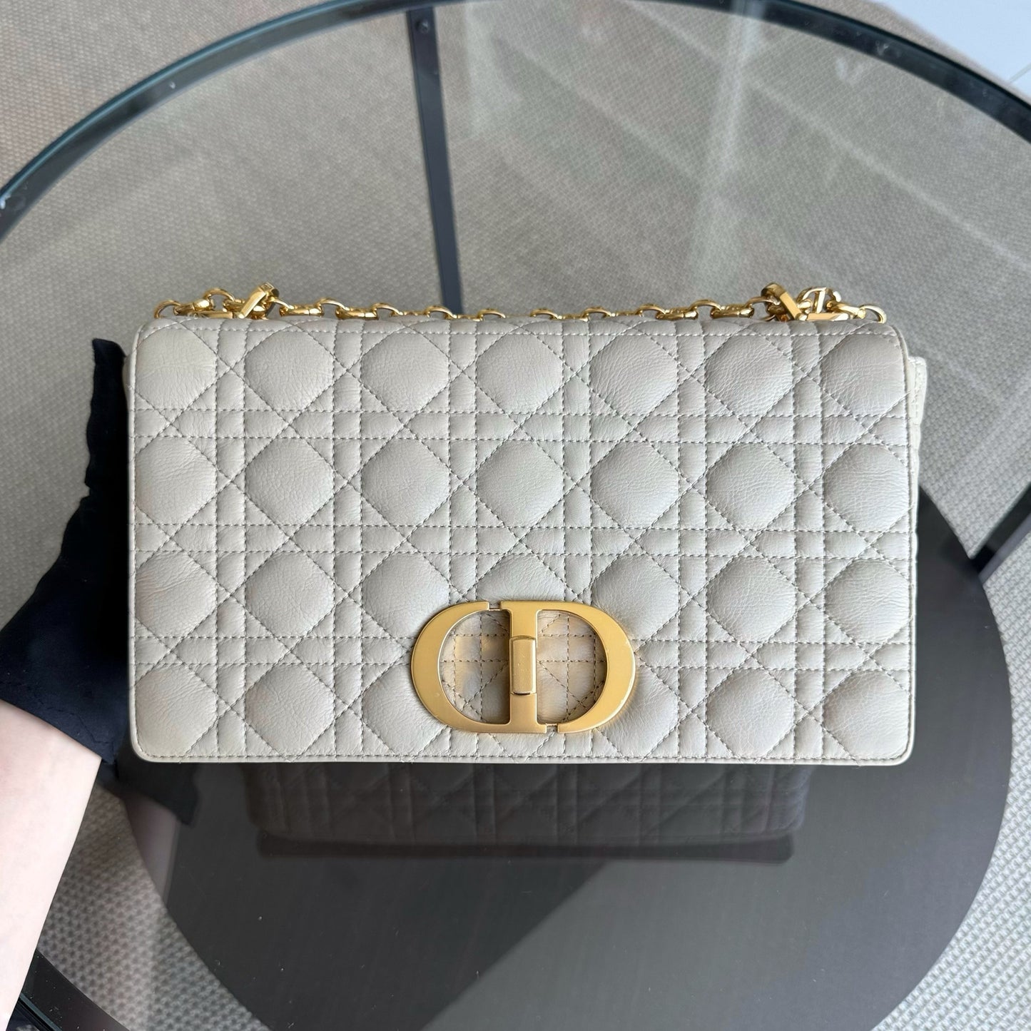 KovancyCaro Large - Cuir de veau grainé Cannage Beige clair Ferrures dorées