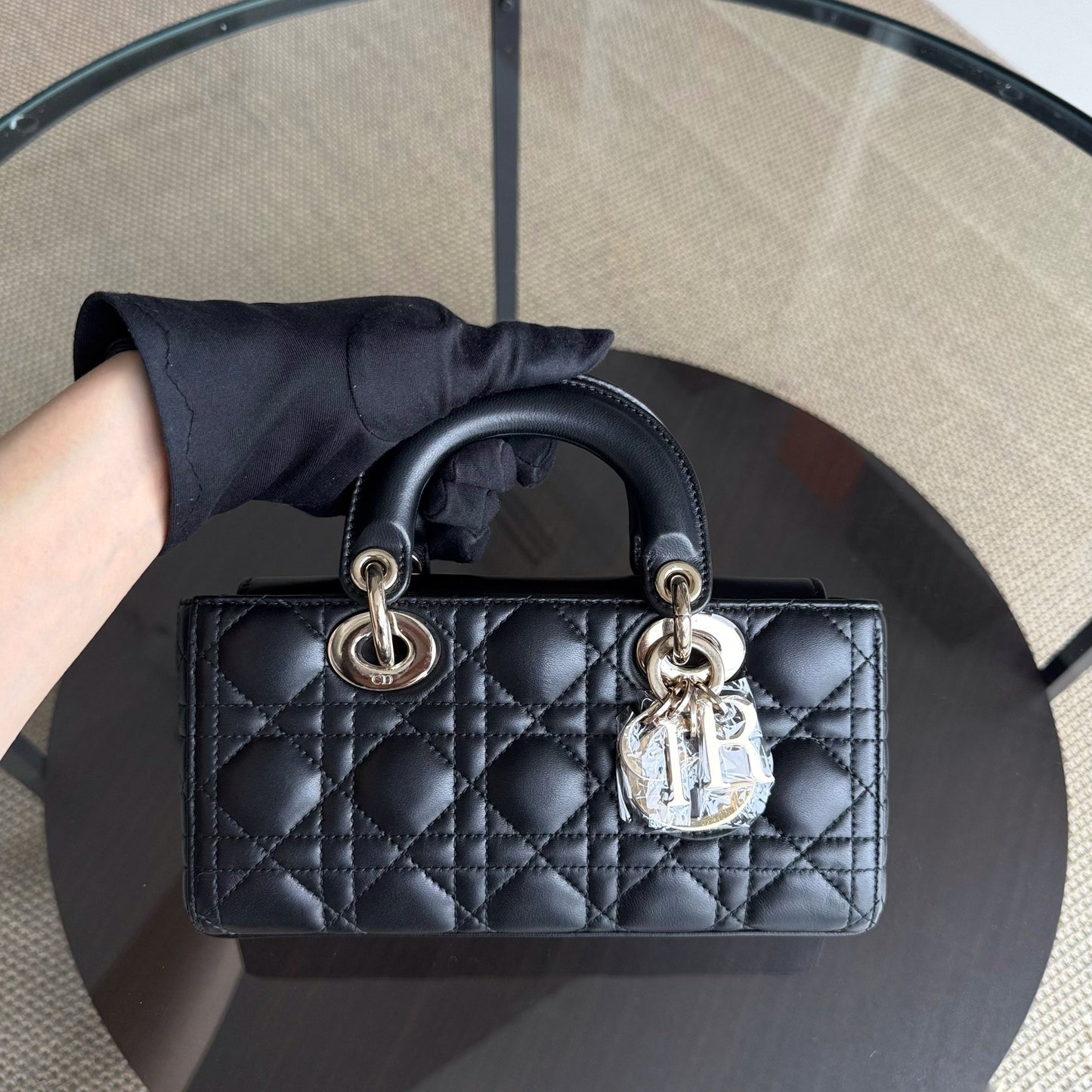 Kovancy Lady D-Joy Small - Bracelet simple en cuir d'agneau Cannage noir et doré