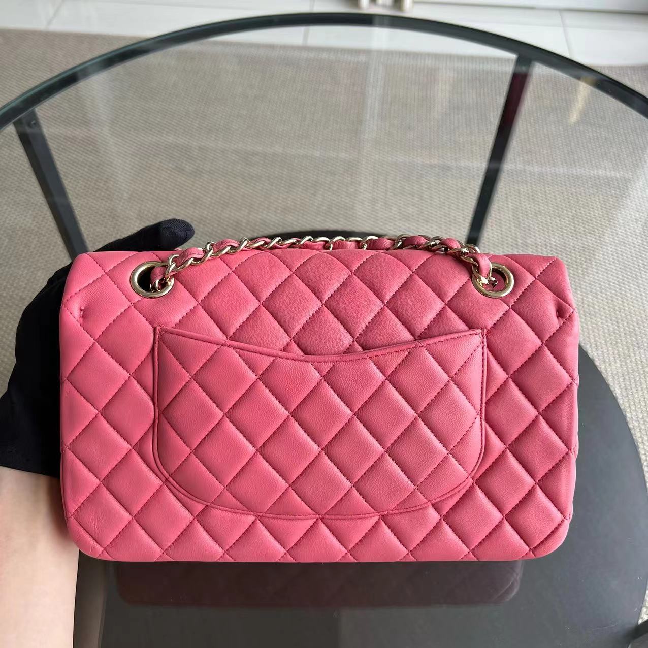 CHANEL Classic Flap Medium
