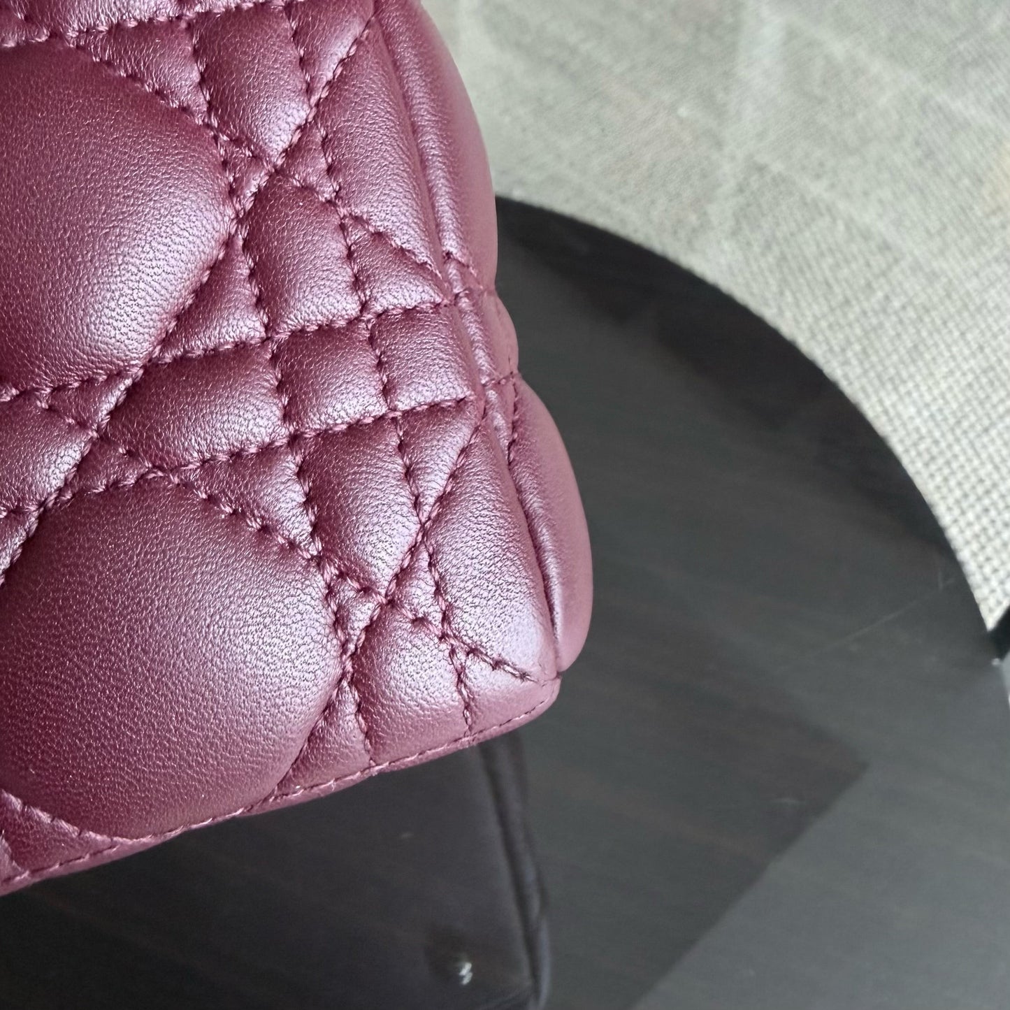 Kovancy Lady Moyen - Cuir d'agneau Cannage bordeaux avec finitions argentées