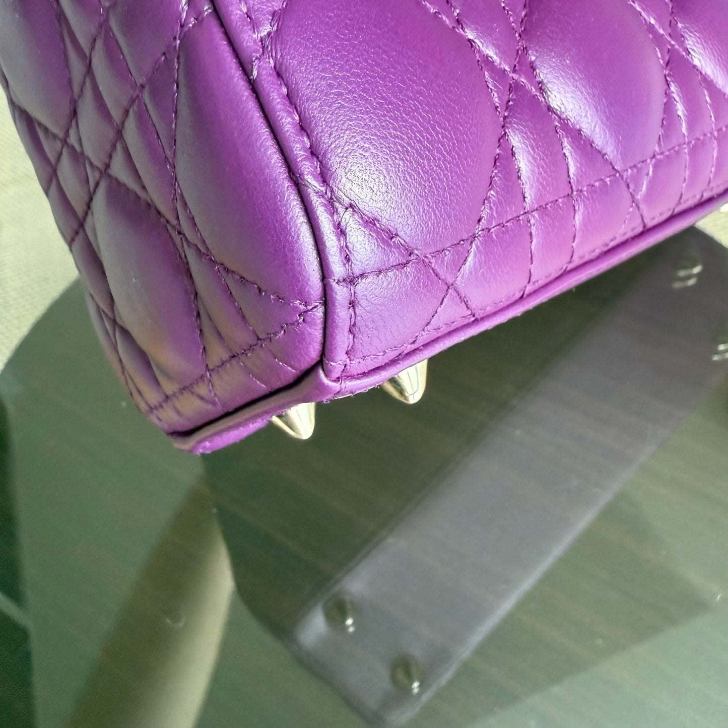 Kovancy Lady Petit ABC - Cuir d'agneau Cannage violet et matériel doré MyABC