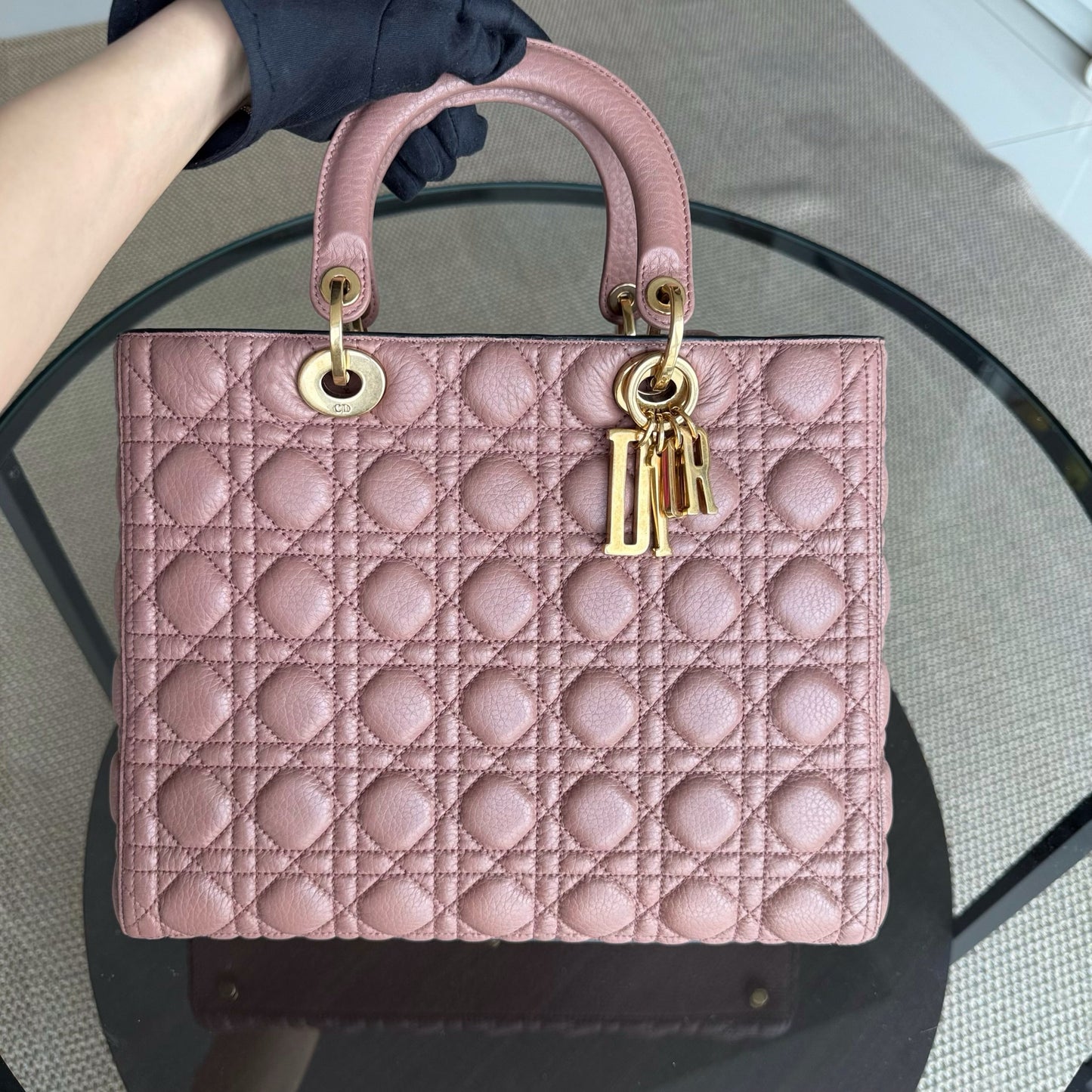 Kovancy Lady Grand modèle - Cuir de veau grainé Cannage, finitions dorées blush, sans bandoulière