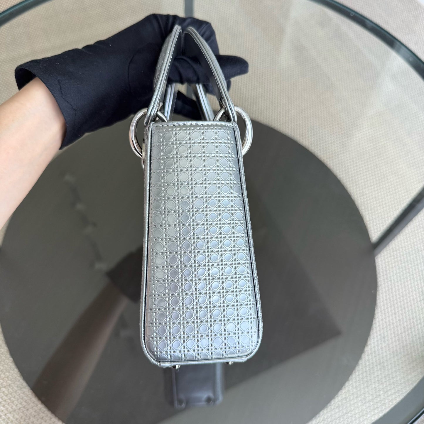 Kovancy Lady Mini - Micro Cannage Sangle réglable en argent métallisé