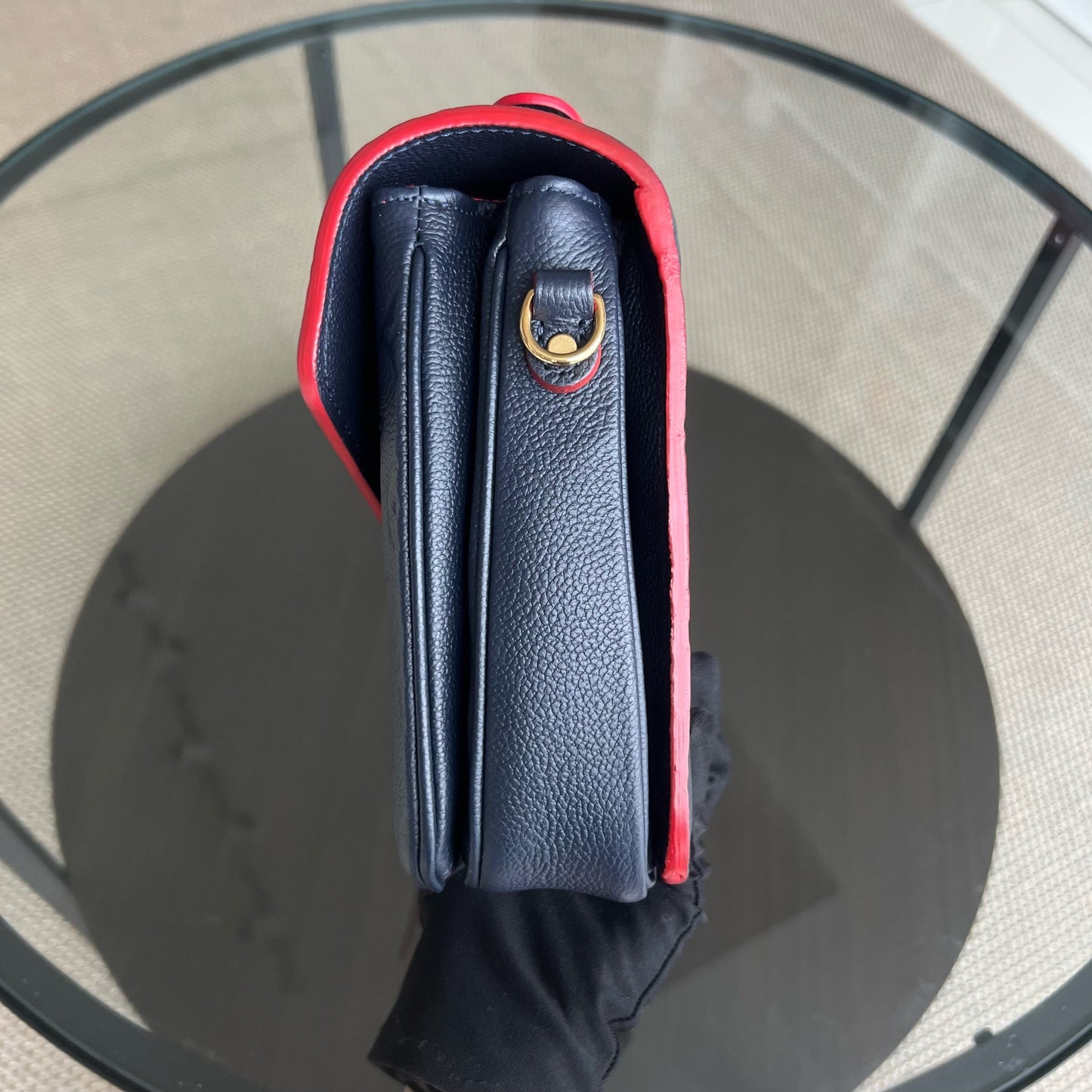 Kovancy Pochette Metis - Empreinte Monogram Marine Rouge Bleu Marine Or Quincaillerie